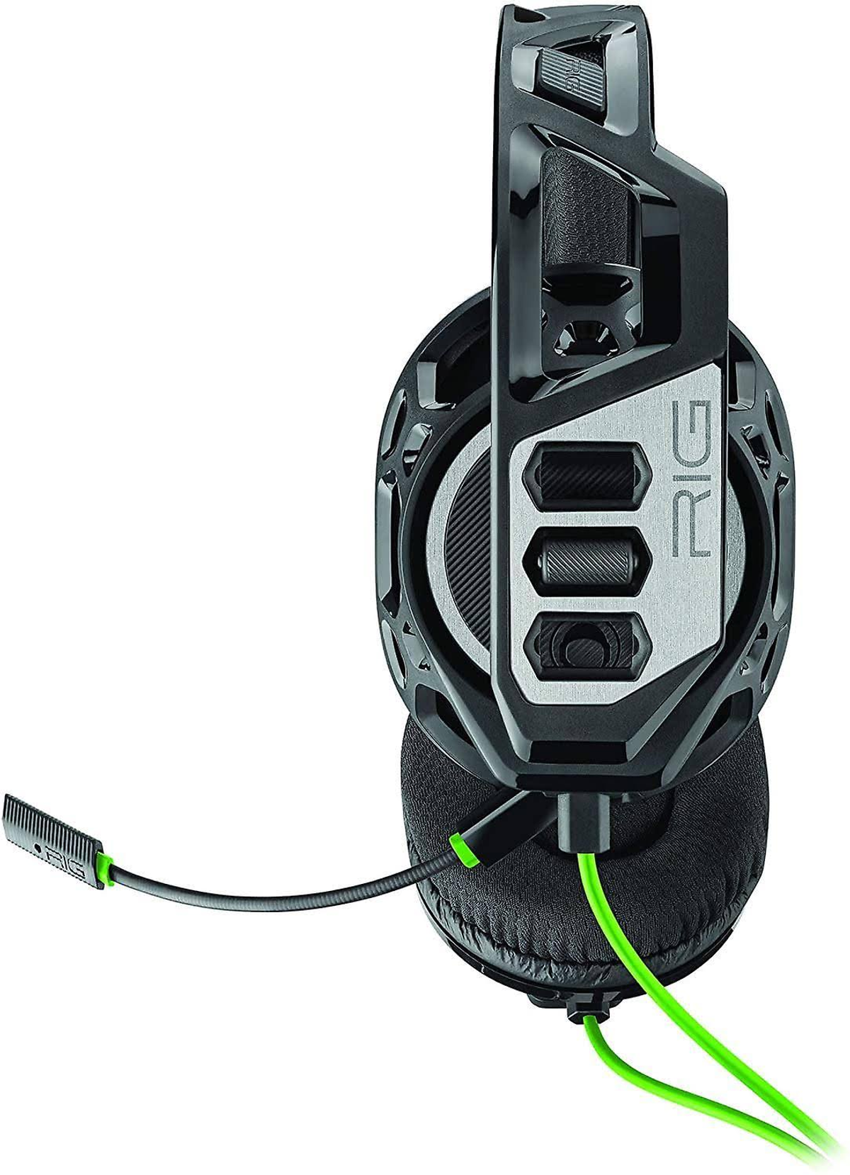 Czarne i srebrne słuchawki do gier z zielonym mikrofonem.