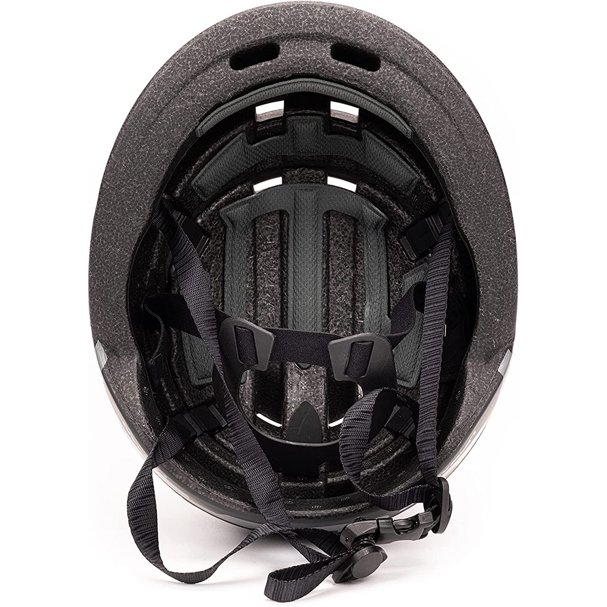 Casco de bicicleta. Negro con acolchado gris en el interior. Tiene correas y un dial de ajuste. Vista interior.