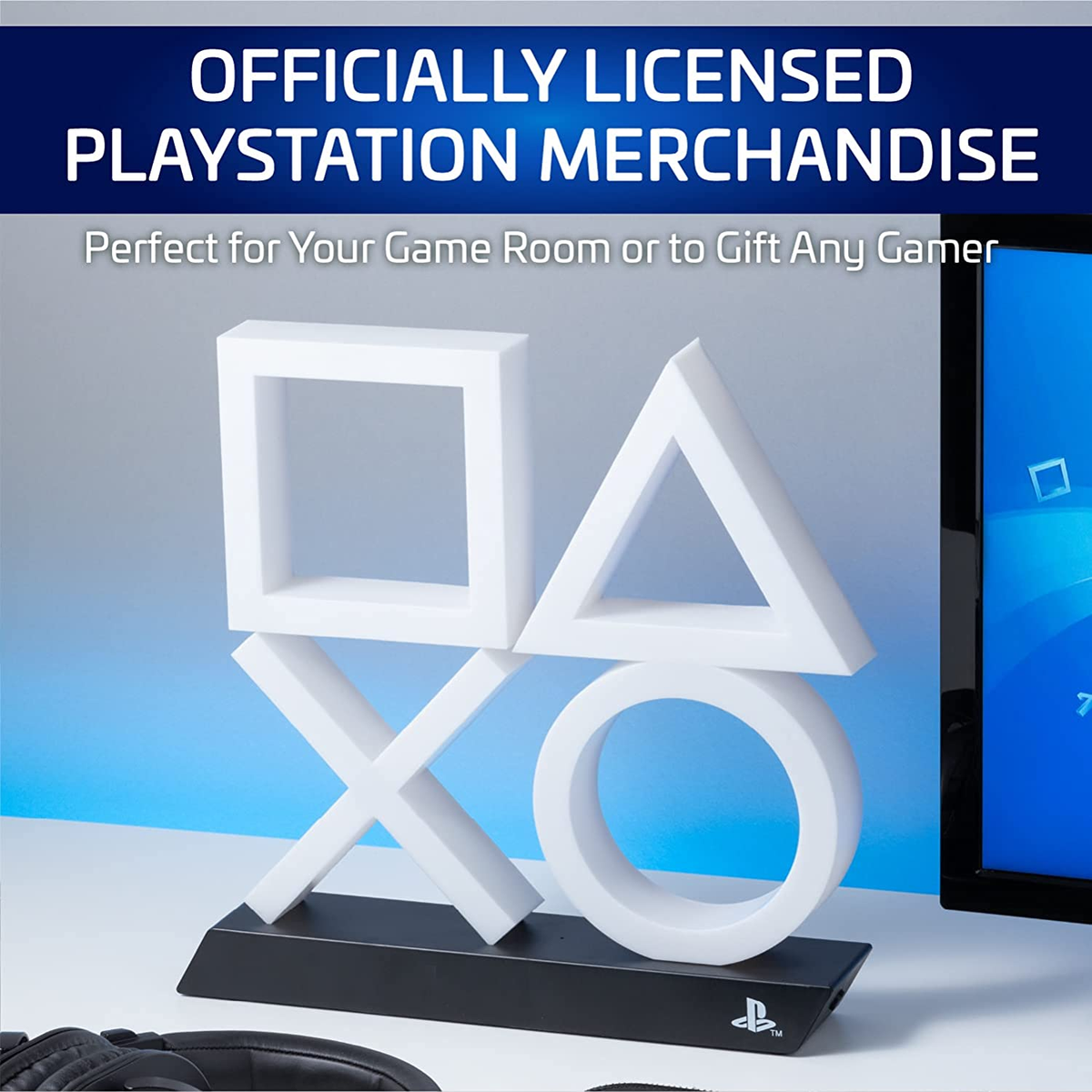 Weiße Playstation-Merchandise-Anzeige. Zeigt die PlayStation-Symbole vor blauem Hintergrund.