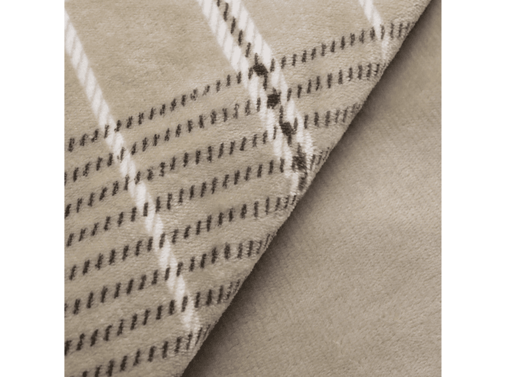 Beżowy koc w kratę z kontrastującym białym i brązowym wzorem, złożony.