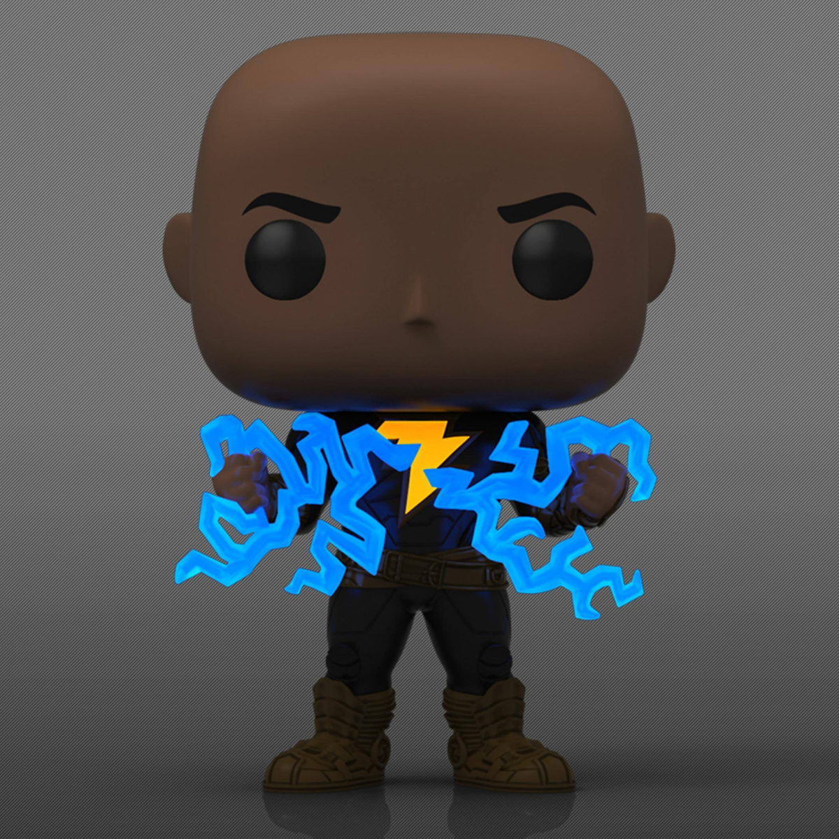 Black Adam Funko Pop. Fulmine blu, fulmine giallo sul petto, pelle scura.