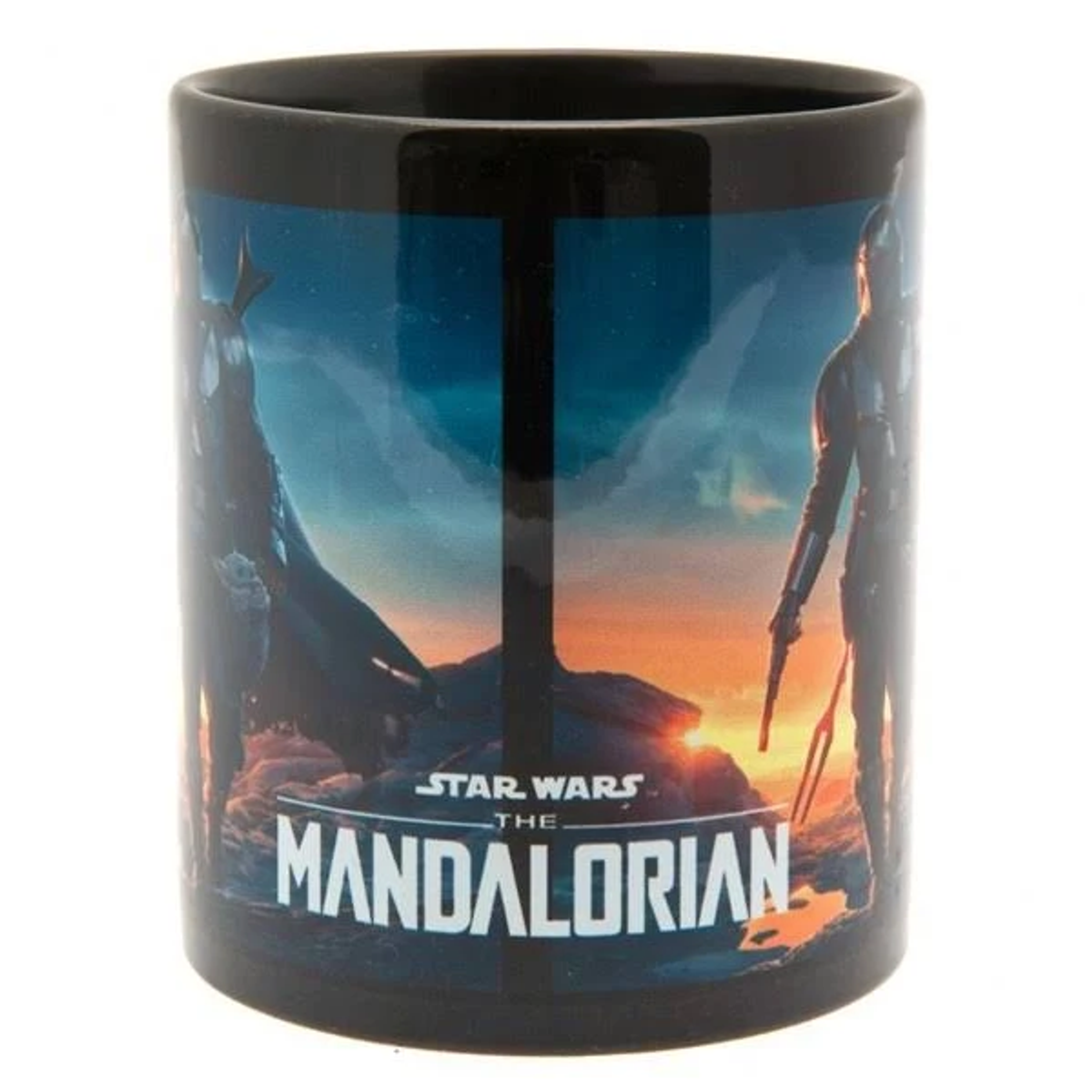 Una taza de Star Wars con personajes. El fondo es blanco.