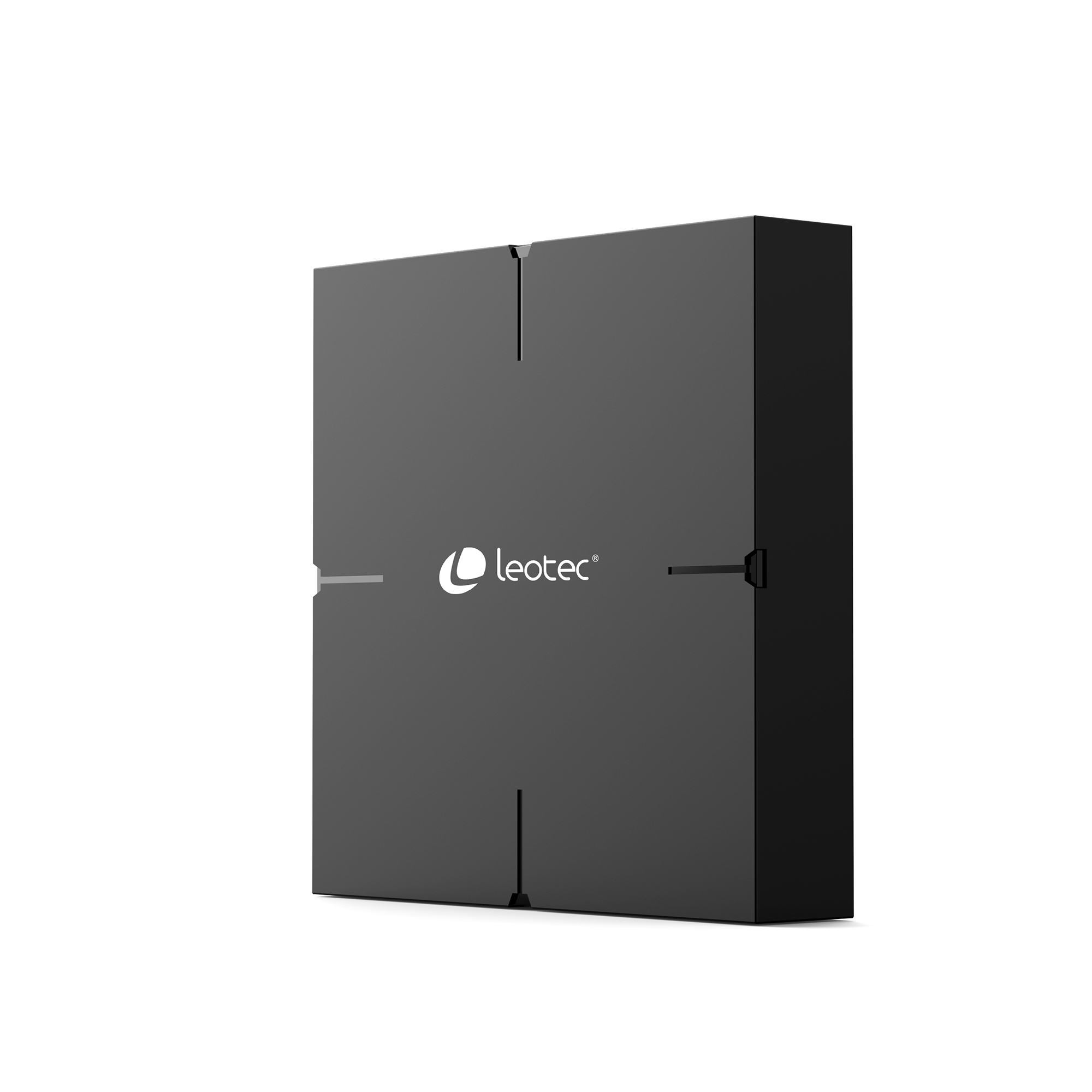 Una caja negra de Leotec con un logotipo en la parte delantera, con líneas de corte.