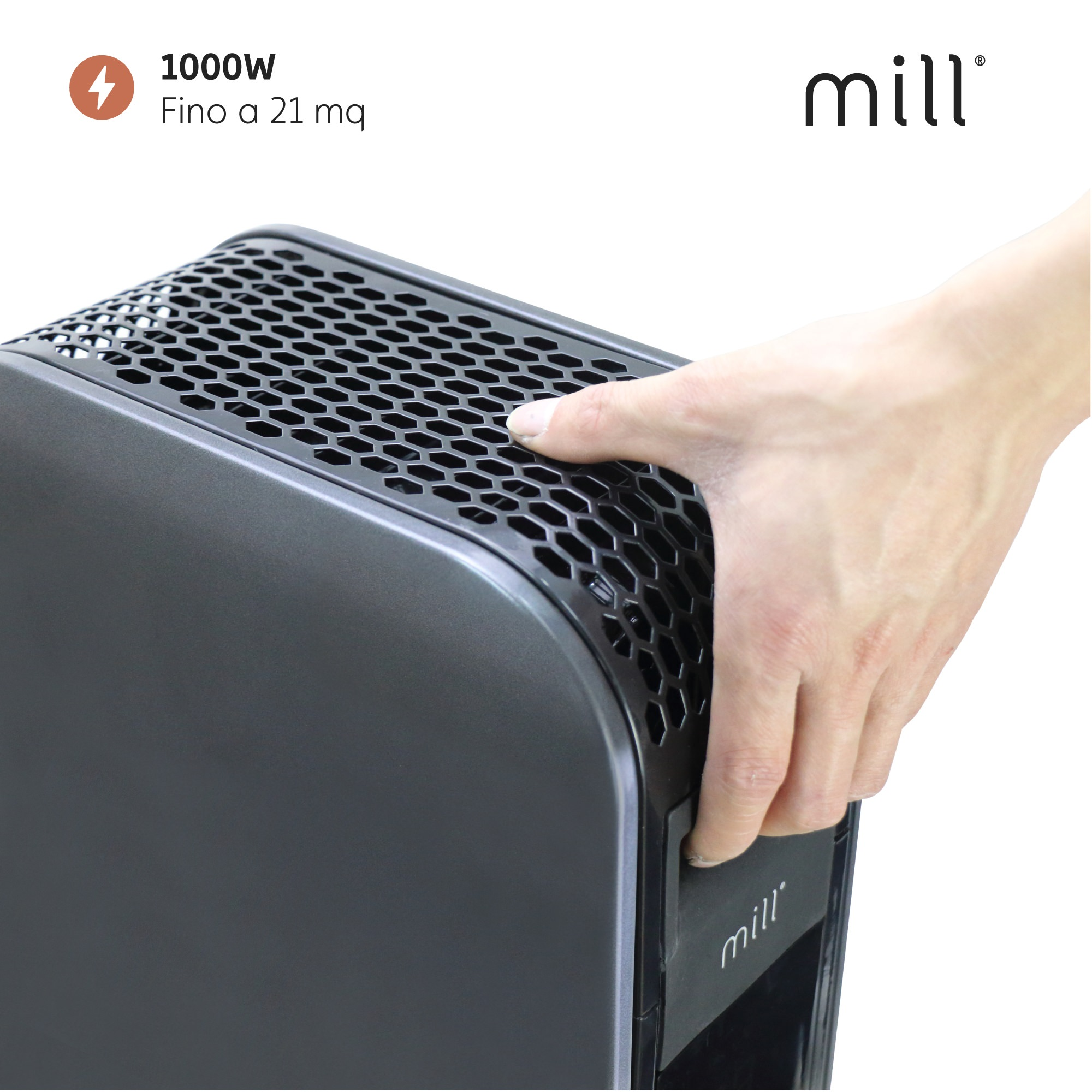 Schwarze Mill-Heizung. Eine Hand berührt das Gitter der Heizung. Das Logo befindet sich rechts.