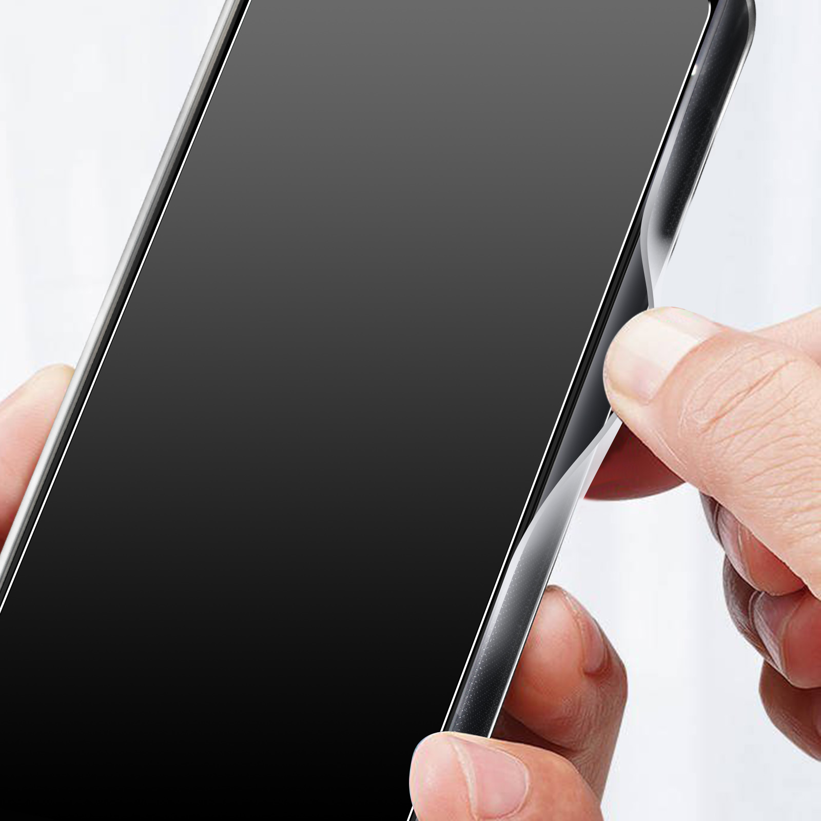 Hand raakt telefoonscherm met zwart display aan, toont beschermfolie.