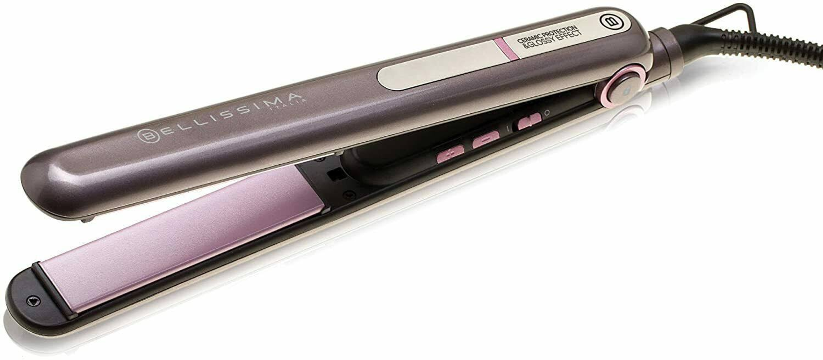 Piastra per capelli, corpo grigio, piastre rosa e cavo di alimentazione, sfondo bianco.