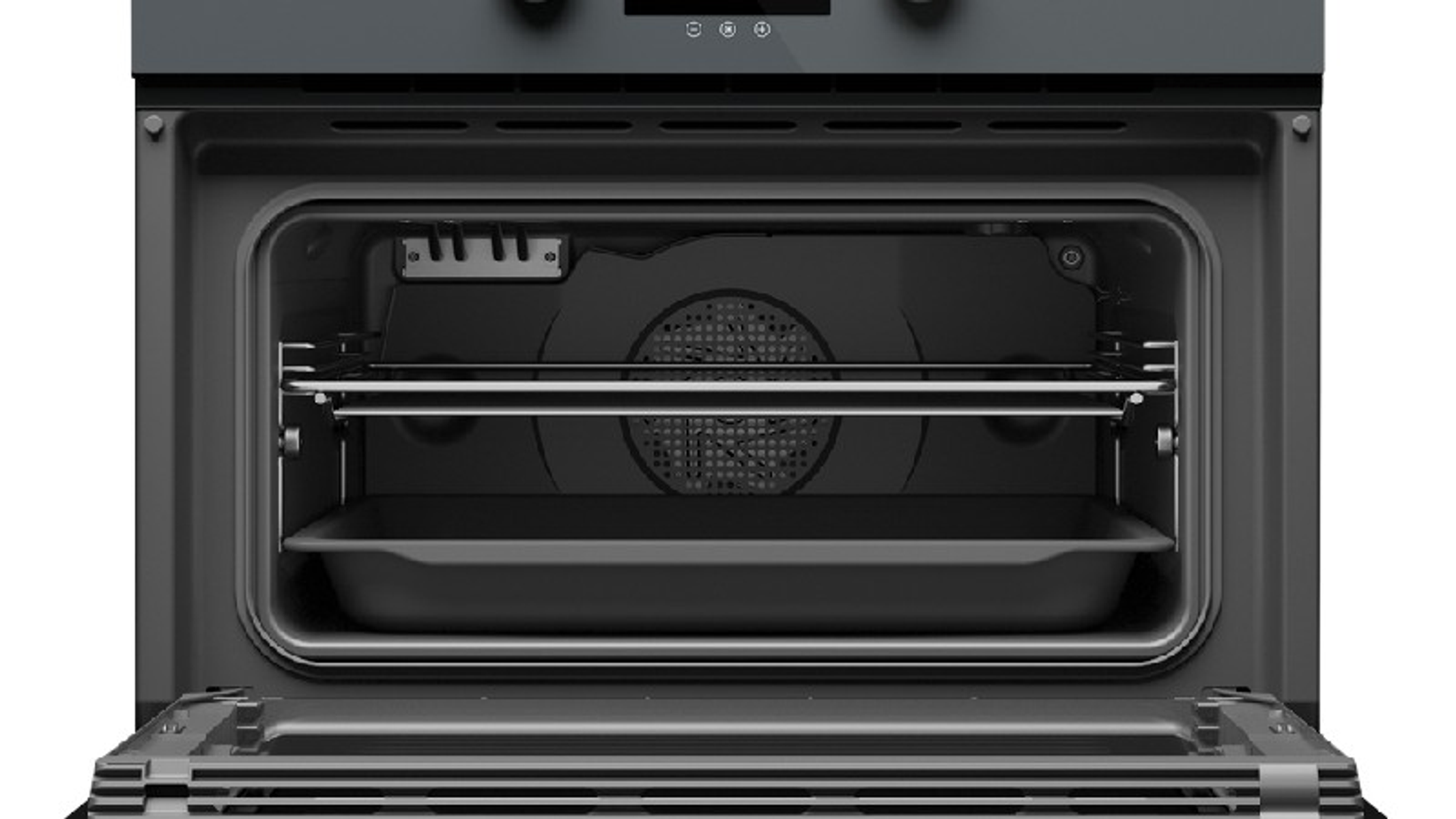 Horno negro abierto con estantes y una bandeja dentro, sobre un fondo blanco.