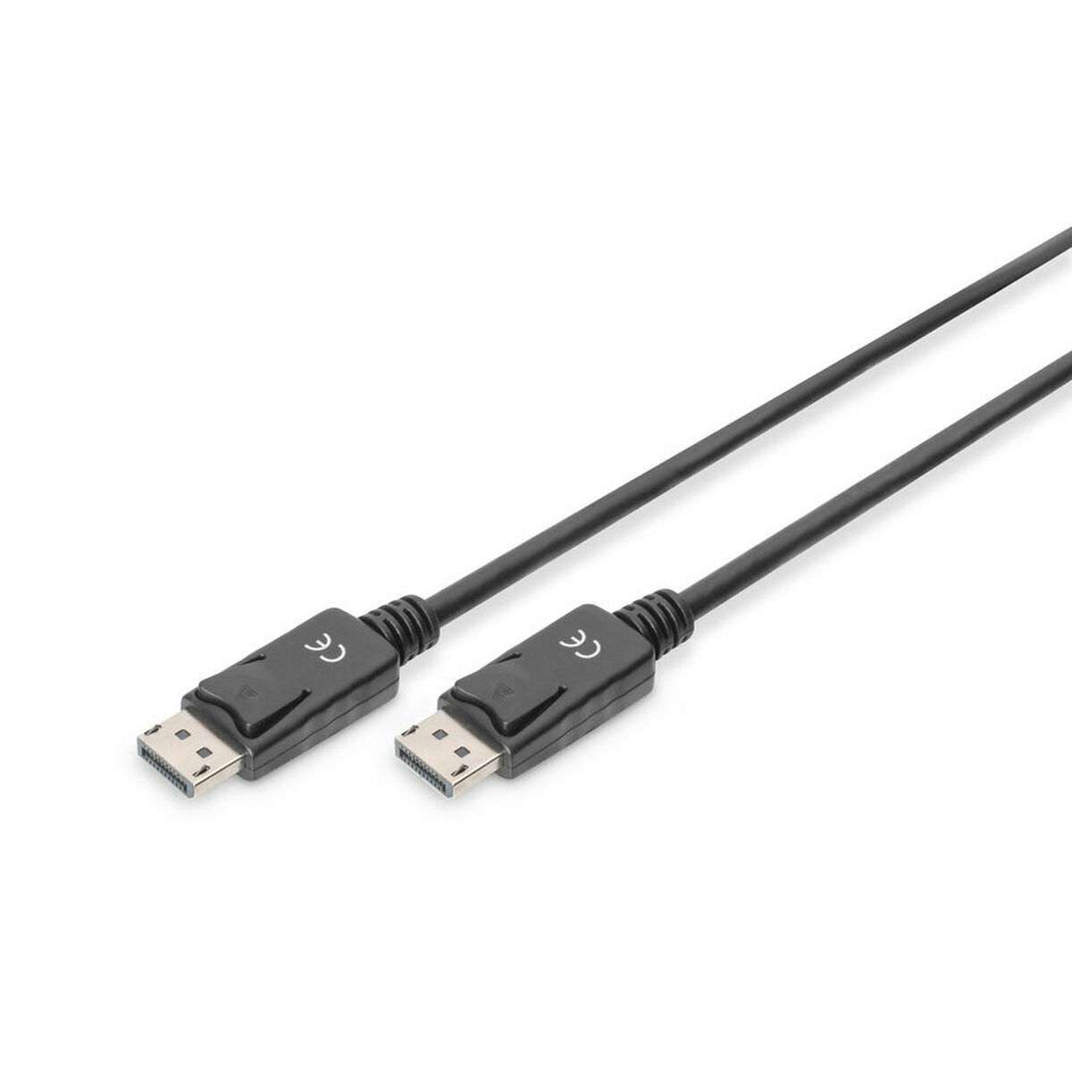 Czarny kabel DisplayPort ze złączami na obu końcach. Białe tło.