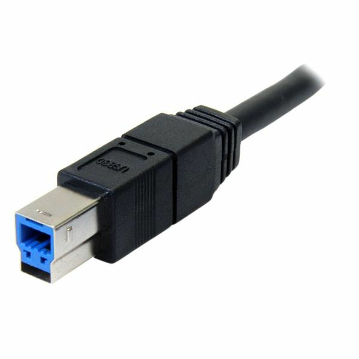 Een zwarte USB-kabel met een USB-B-connector, met een blauwe inleg, en een zwarte connector aan het andere uiteinde. Witte achtergrond.