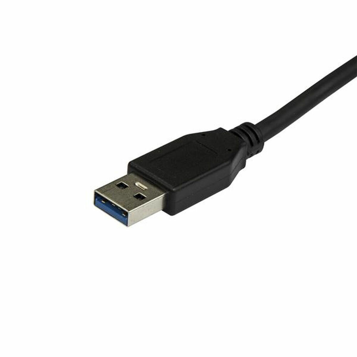 Een zwarte USB 3.0-kabelconnector op een witte achtergrond.