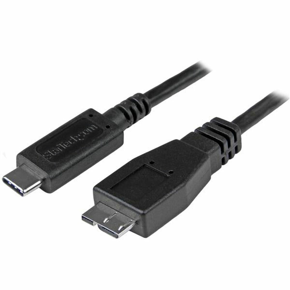 Een zwarte USB-C naar Micro-USB kabel, met connectoren aan beide uiteinden, op witte achtergrond.