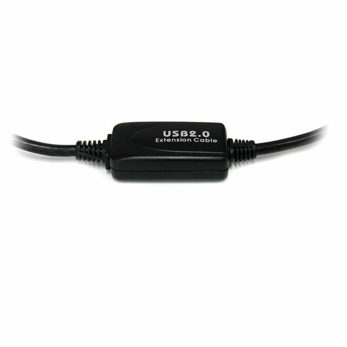 Zwarte USB 2.0 verlengkabel. Witte achtergrond.