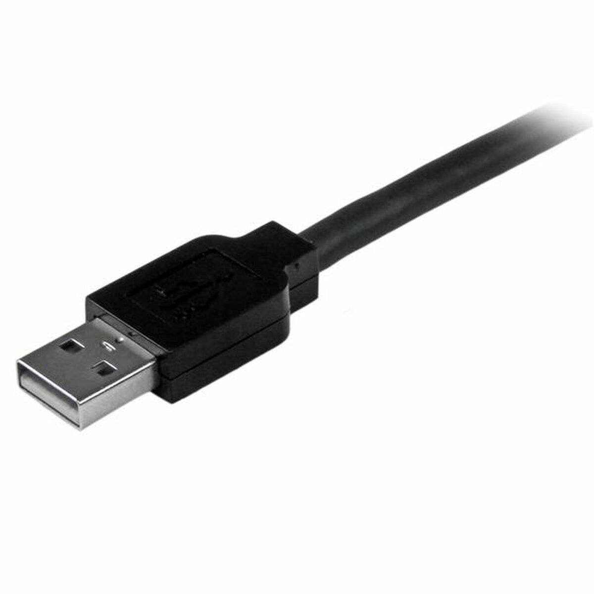 Zwarte USB-kabel met een USB-A-connector, geïsoleerd op wit.