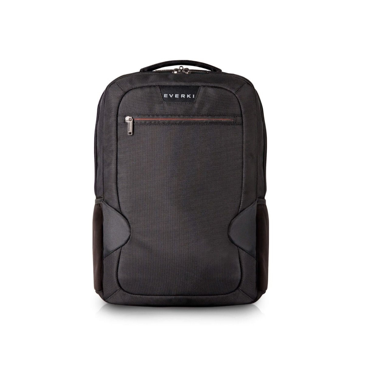 Schwarzer Rucksack mit Reißverschluss und Griff, vor weißem Hintergrund.