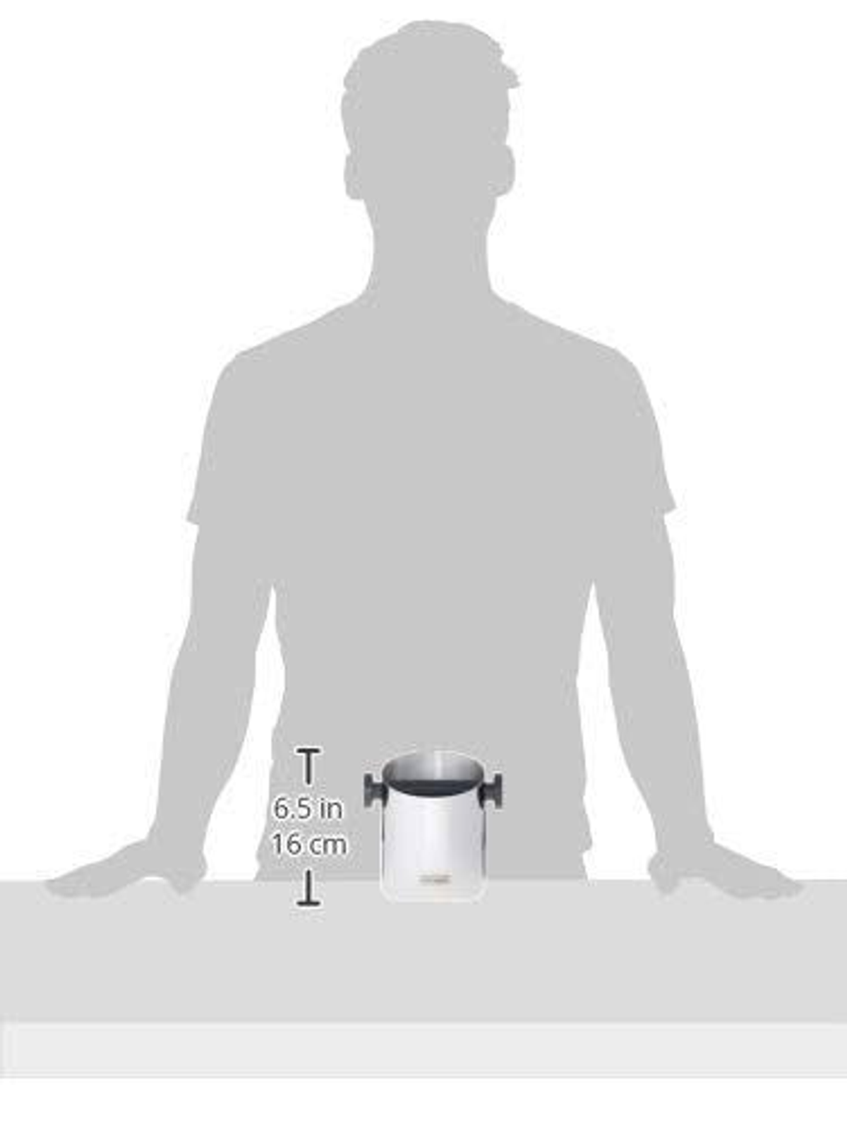 Silhouetten einer Person, die einen weißen Eiskübel hält, mit Abmessungen in Zoll und cm.
