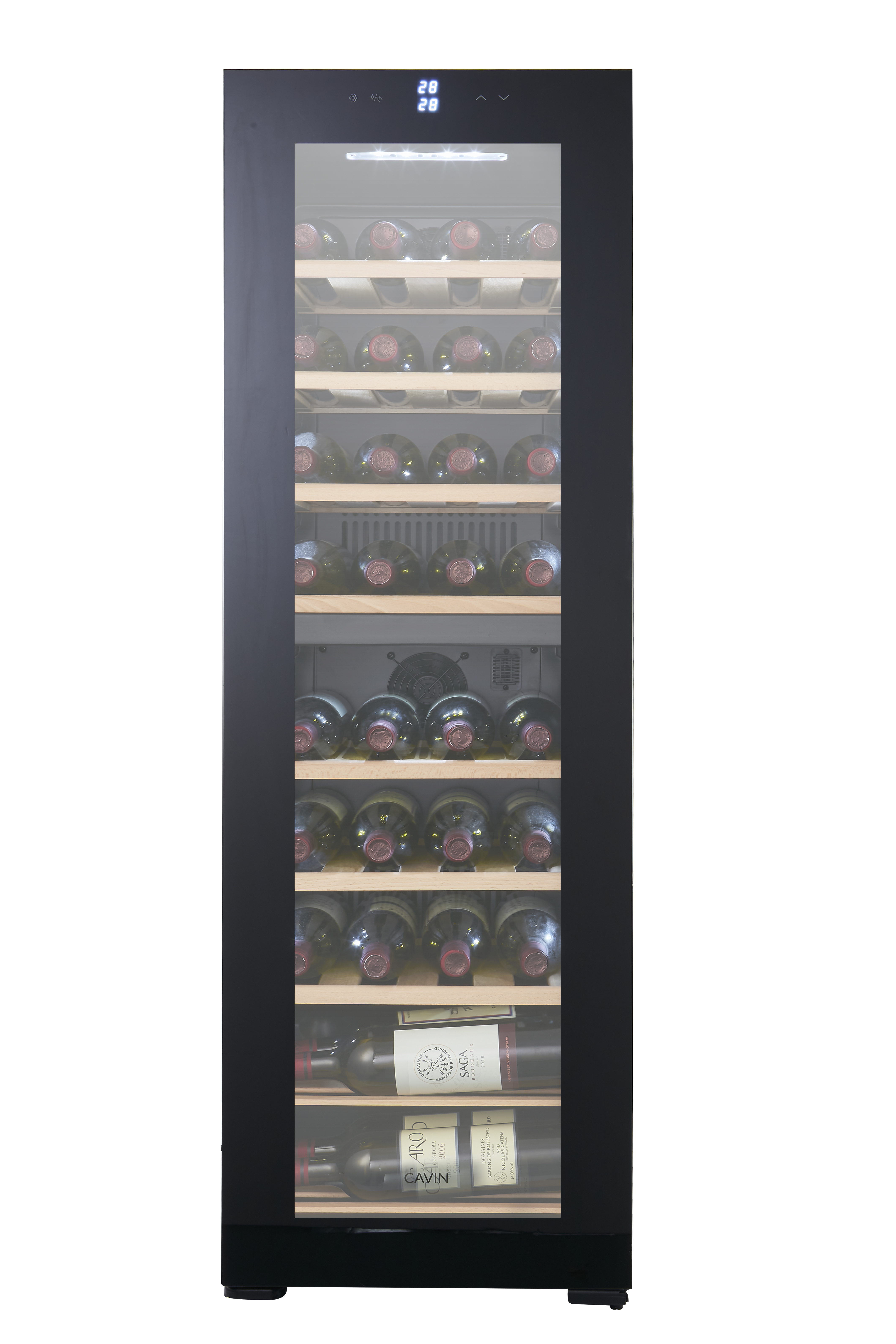 Schwarzer Weinkühlschrank mit sichtbaren Flaschen. Glastür, Holzregale und Weinflaschen innen.