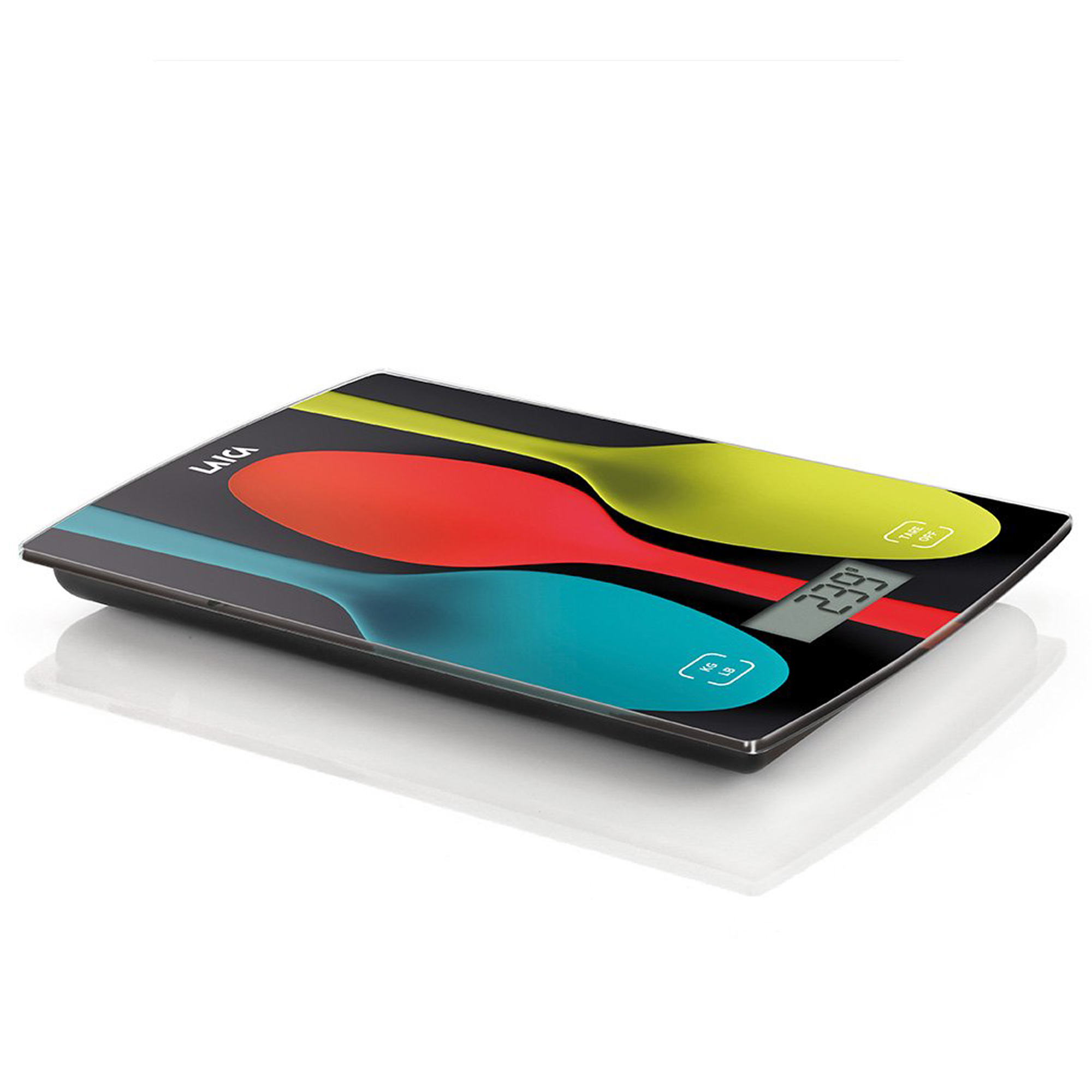 Cyfrowa waga kuchenna z trzema kolorowymi łyżkami i cyfrowym wyświetlaczem pokazującym wagę.