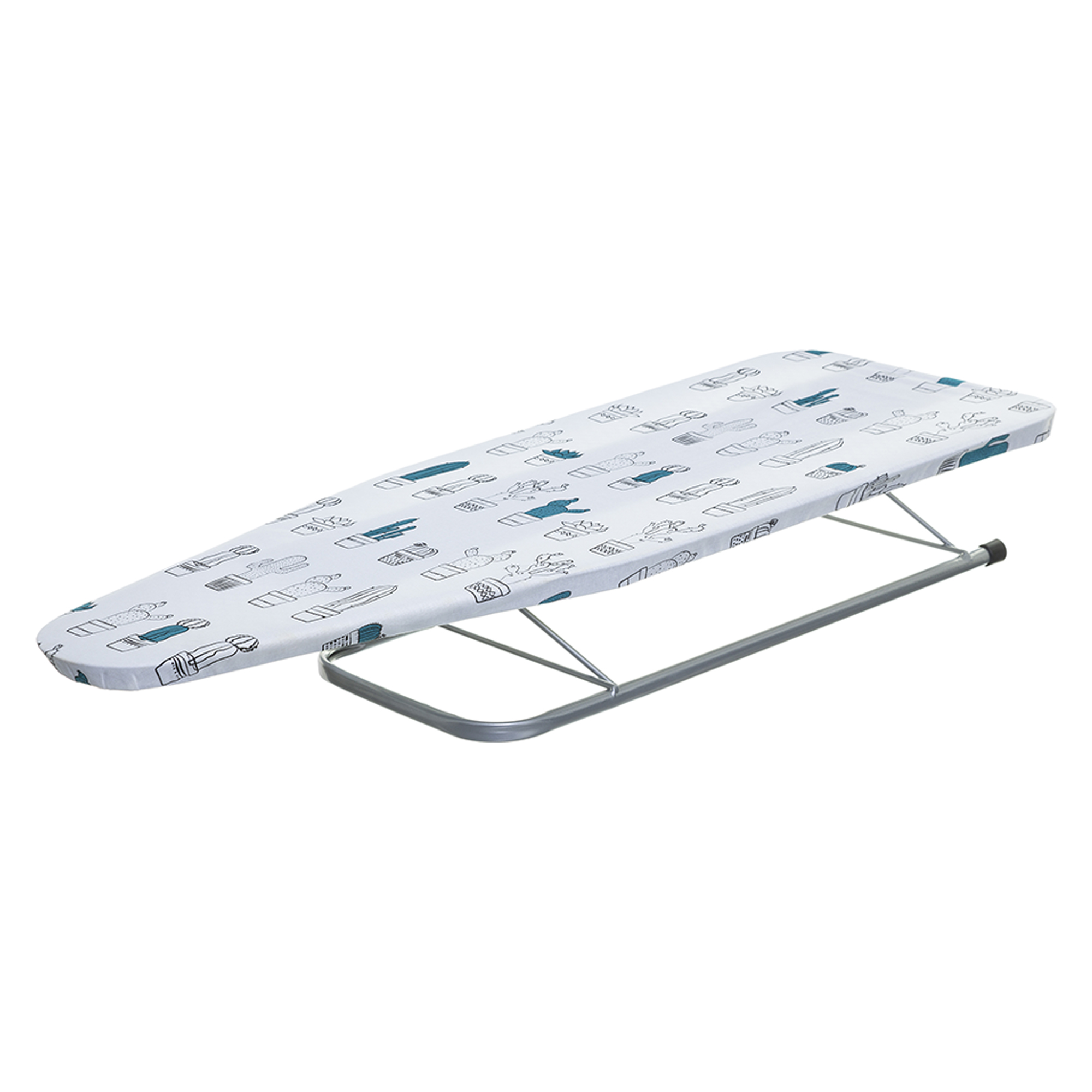 Tabla de planchar, blanca con patrones azules, soportada por un marco metálico plateado.