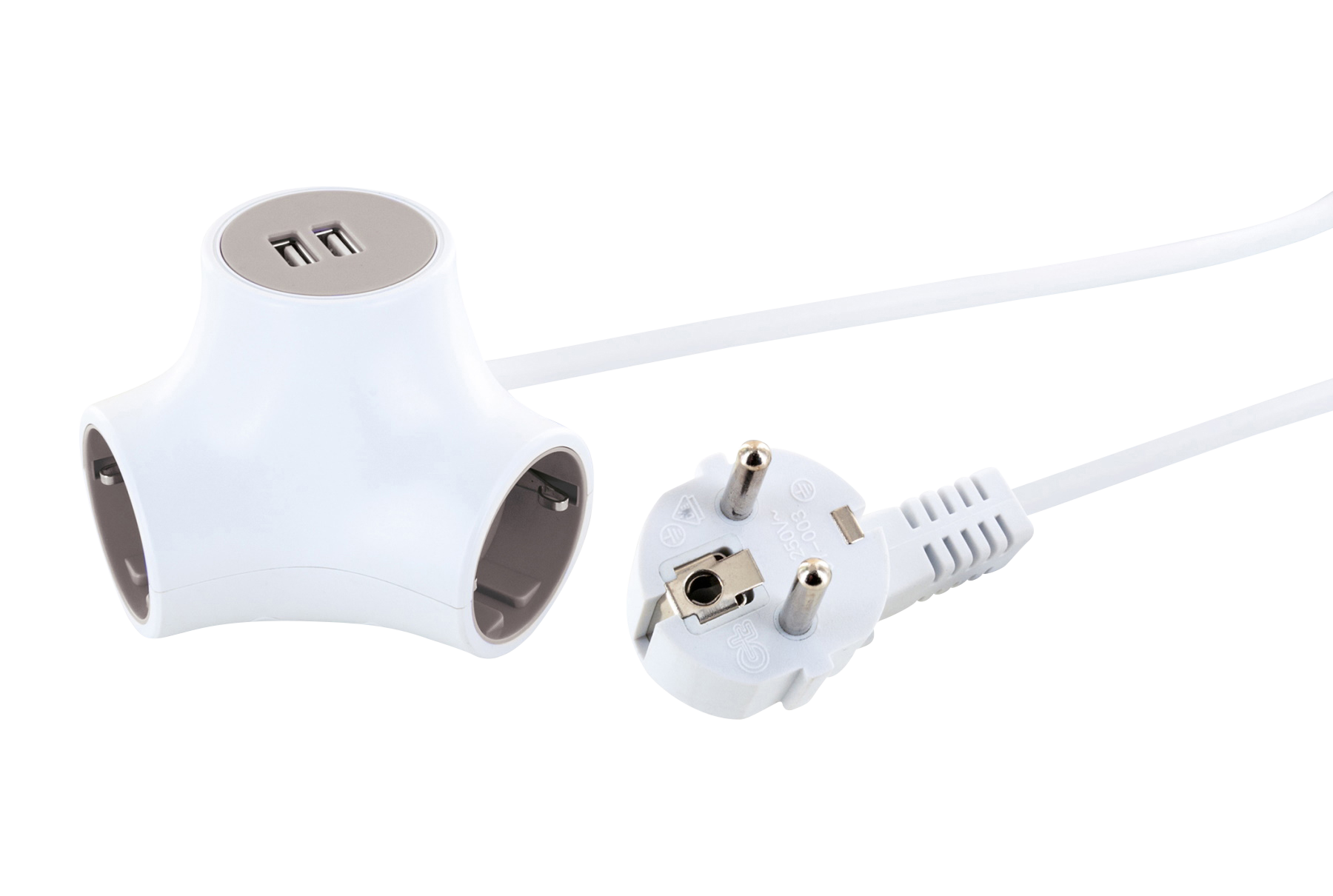 Eine weiße Steckdosenleiste mit drei Steckdosen und zwei USB-Anschlüssen sowie ein weißer Stecker.
