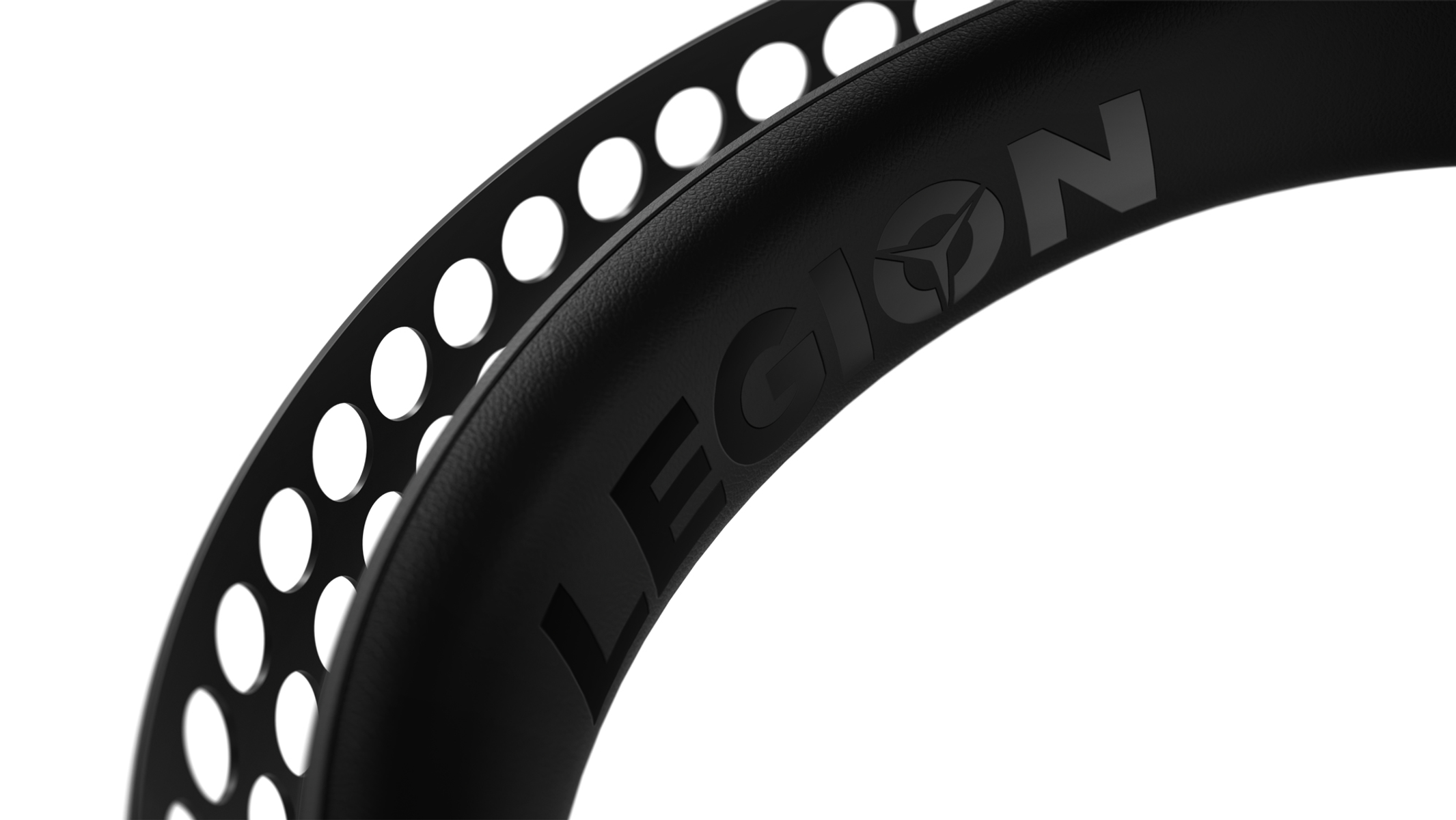 Zbliżenie czarnej opaski z napisem 'LEGION' i logo oraz perforowaną stroną.