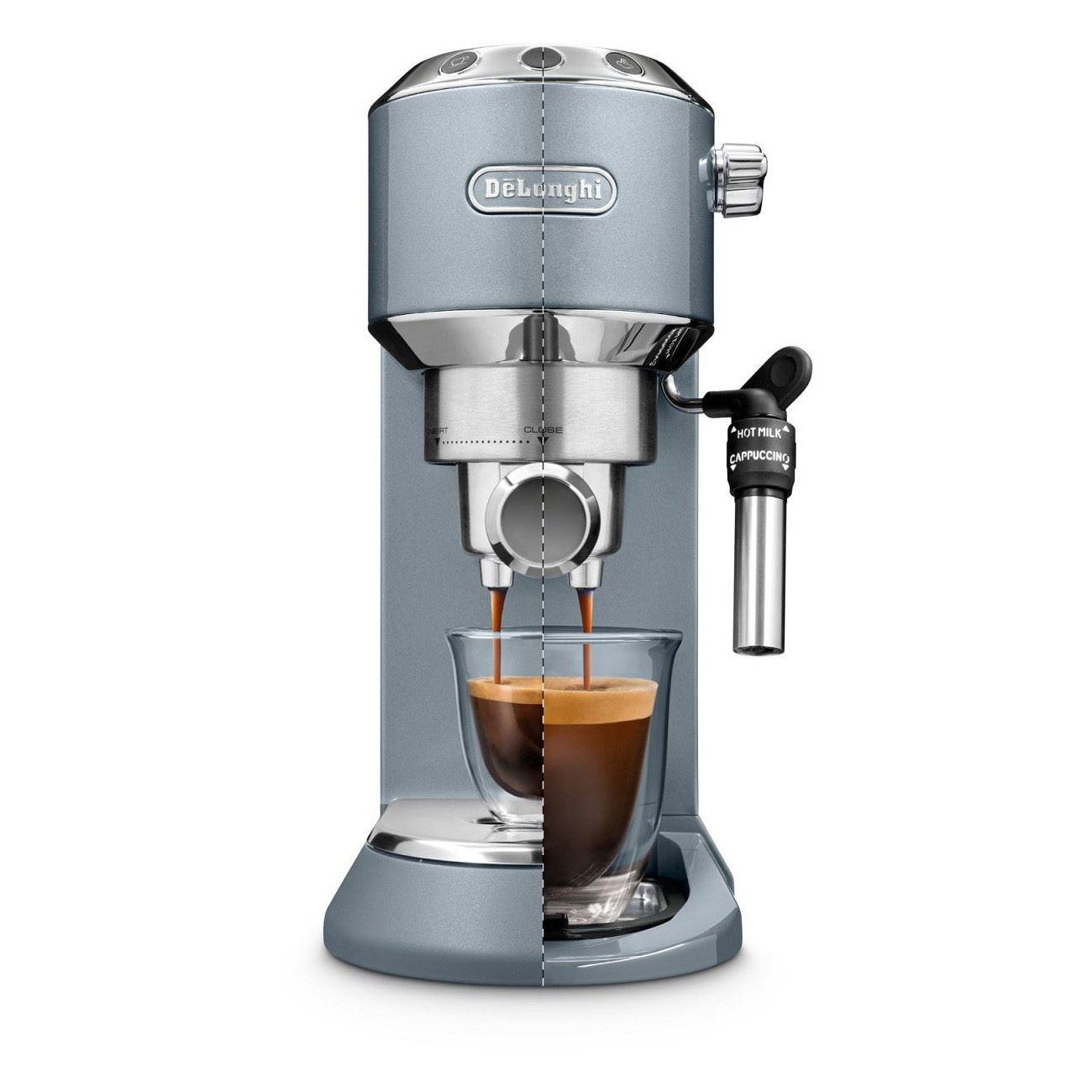 Eine grau-silberne Espressomaschine mit einer Glastasse. Die Maschine macht Kaffee.