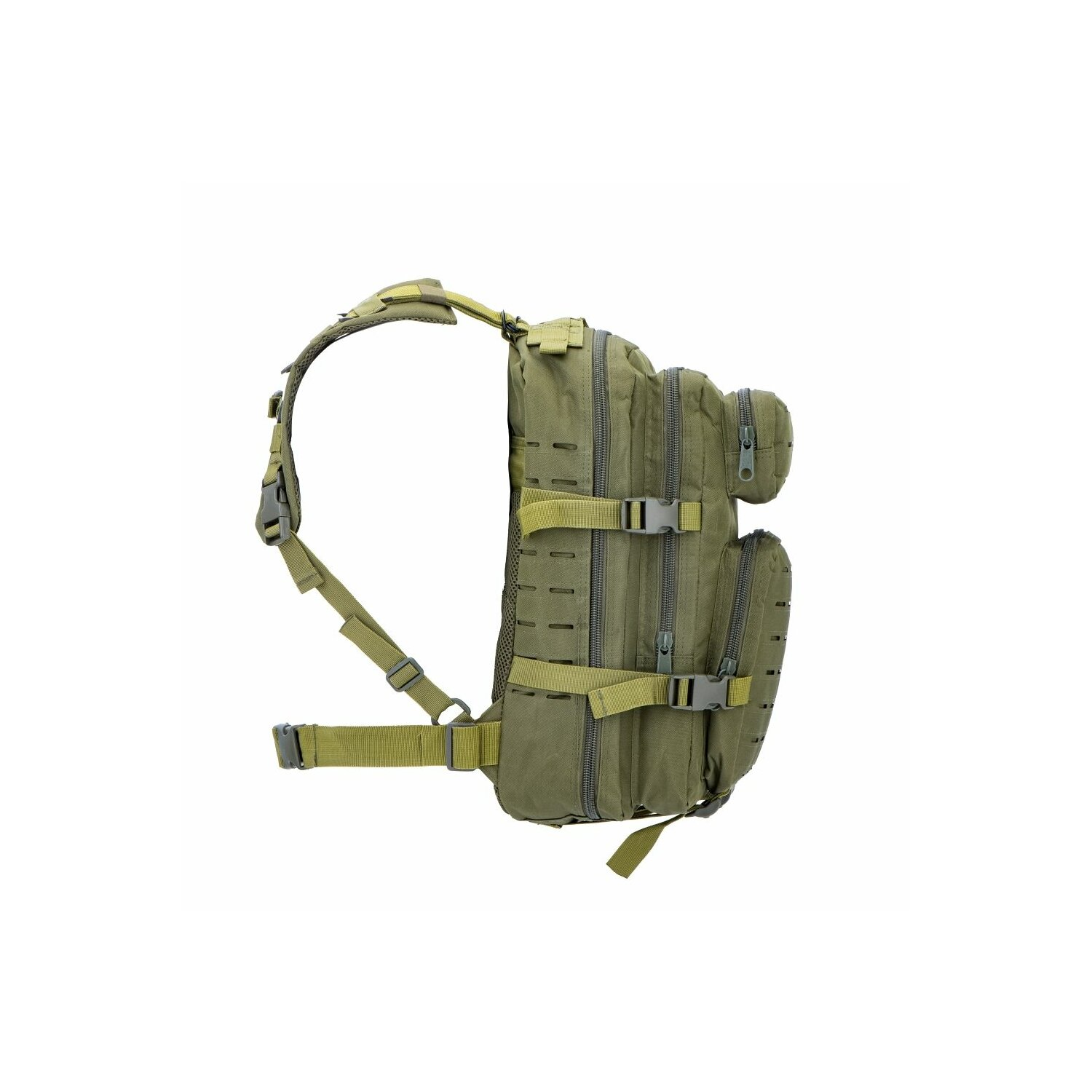 Grüner taktischer Rucksack mit Riemen, Schnallen und Taschen. Seitenansicht, weißer Hintergrund.