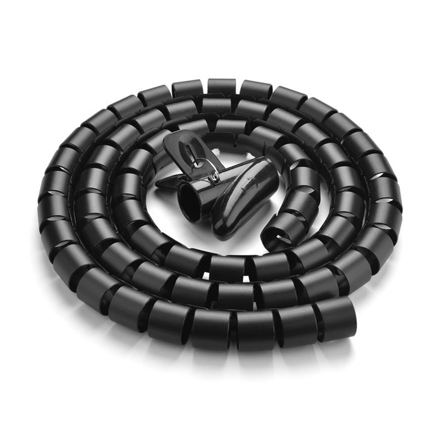 Un organizzatore di cavi nero a forma di spirale con una clip su sfondo bianco.