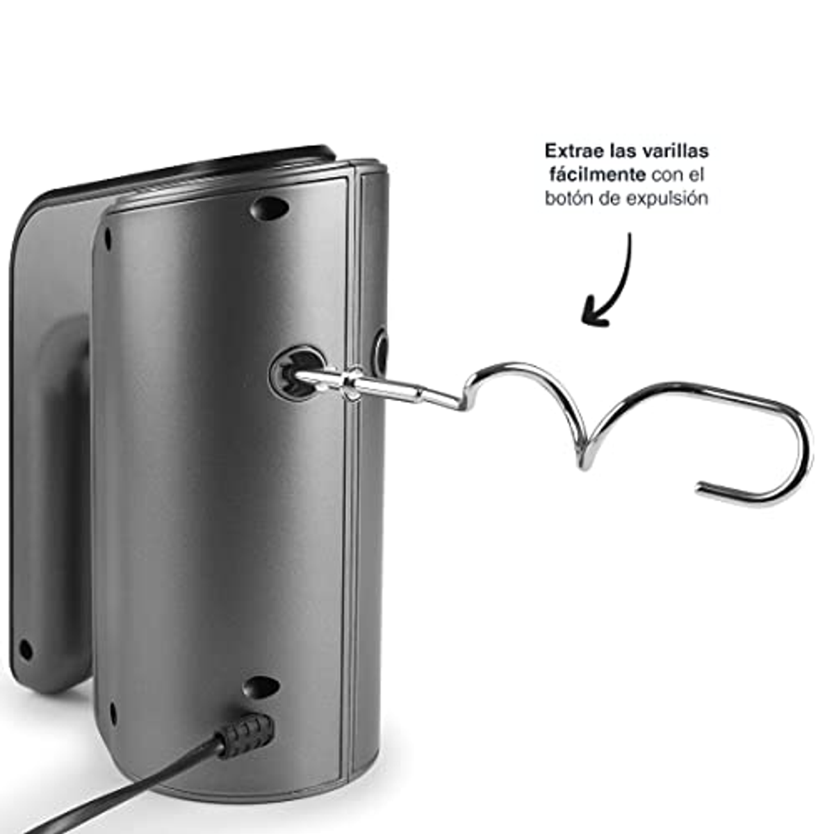 Handmixer mit einem abgenommenen Rührbesen. Der Mixer ist grau und hat ein schwarzes Kabel.