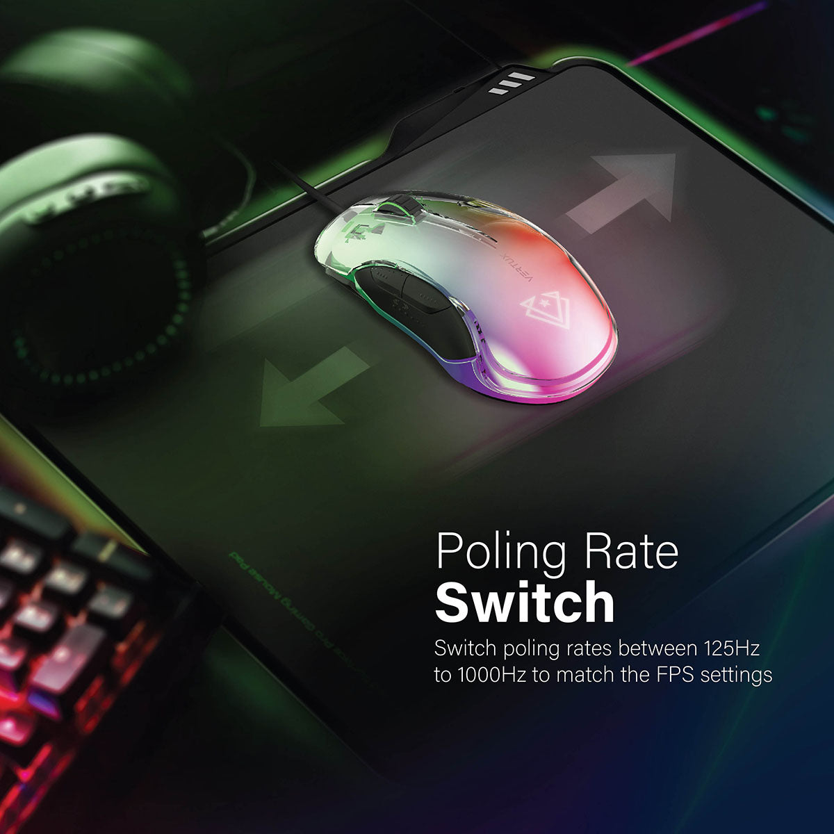 Mouse da gioco su un tappetino con frecce e testo sull'interruttore del polling rate.