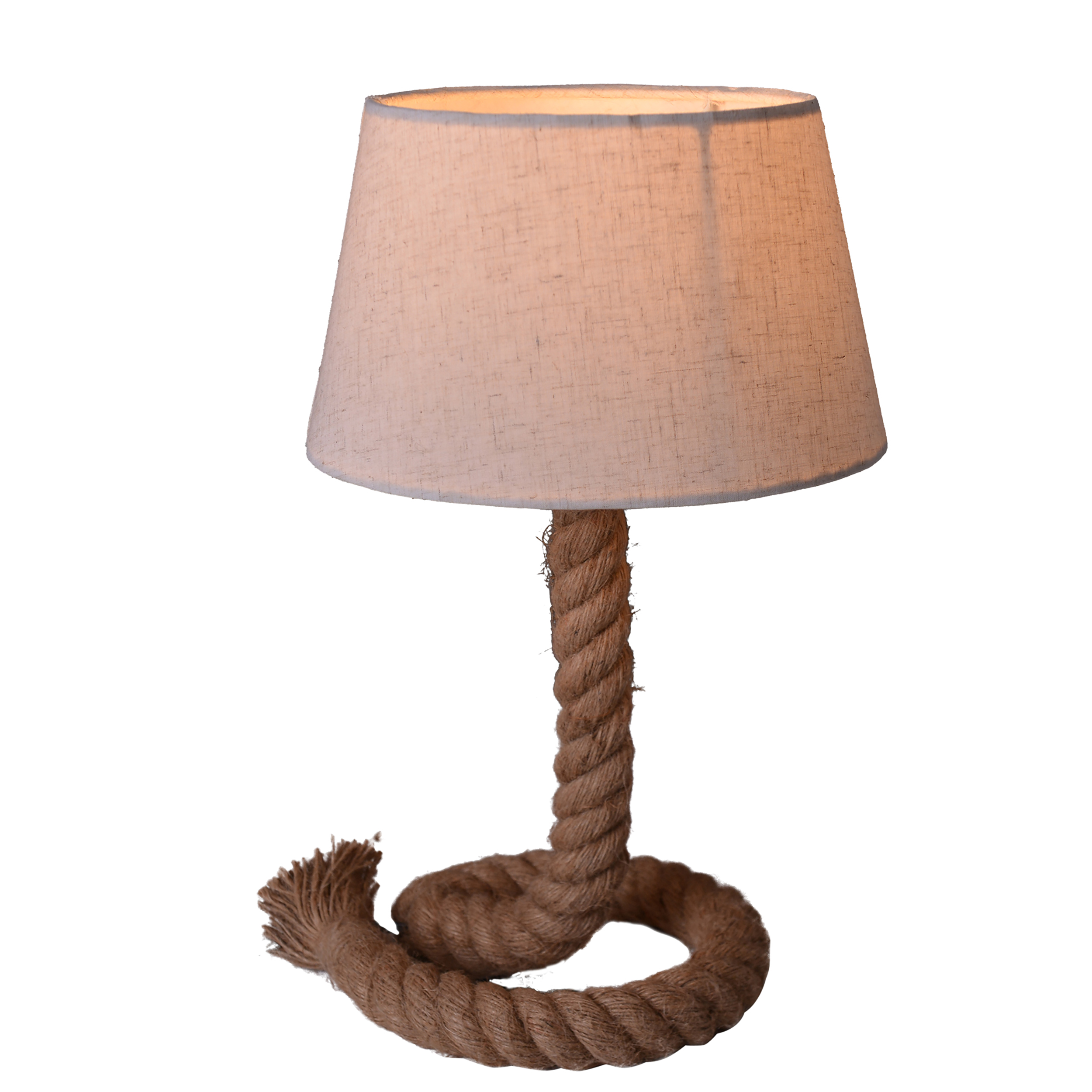 Eine Tischlampe mit einem seilumwickelten Fuß und einem Stoffschirm. Auf weißem Hintergrund.