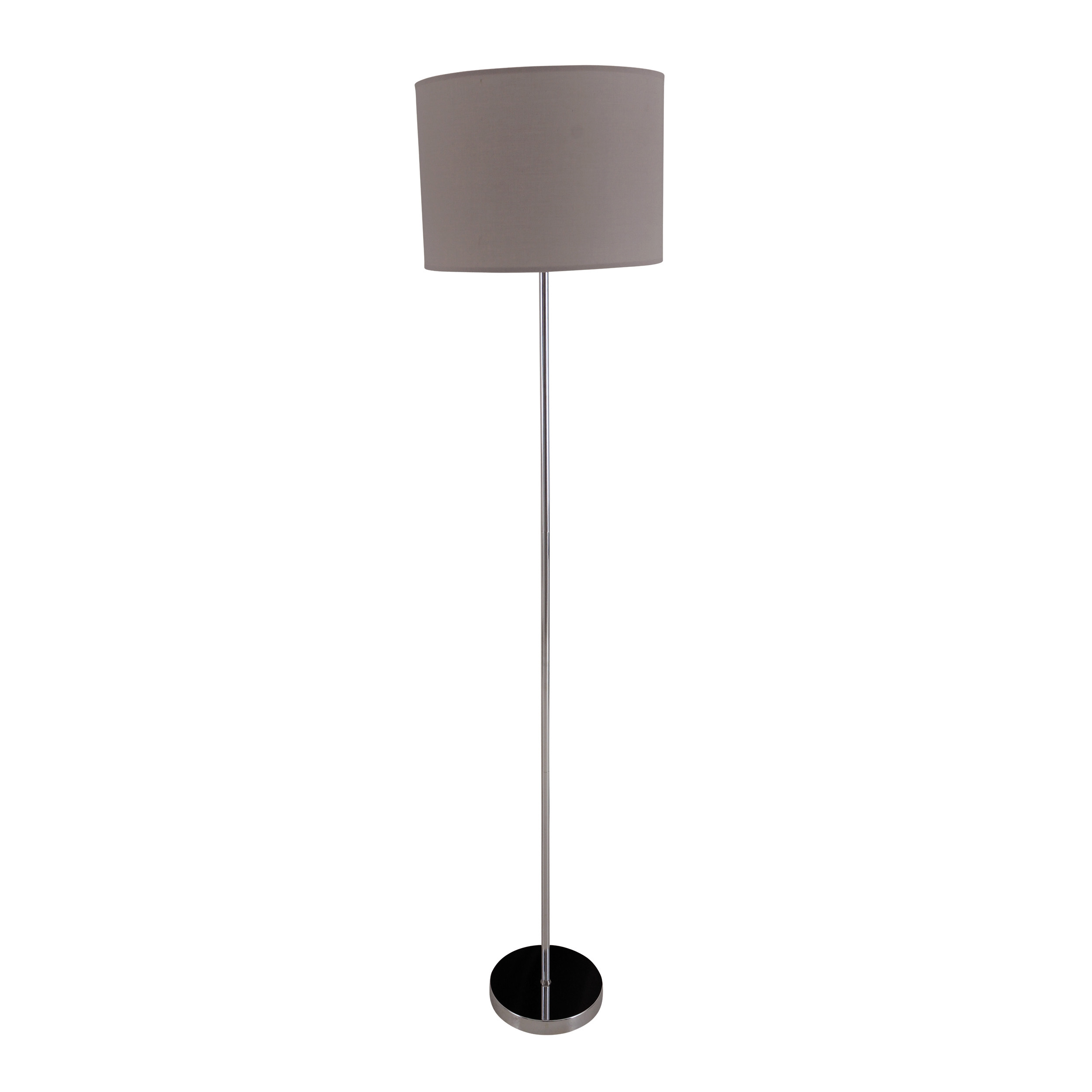 Hohe, silberne Stehlampe mit grauem Lampenschirm auf weißem Hintergrund.