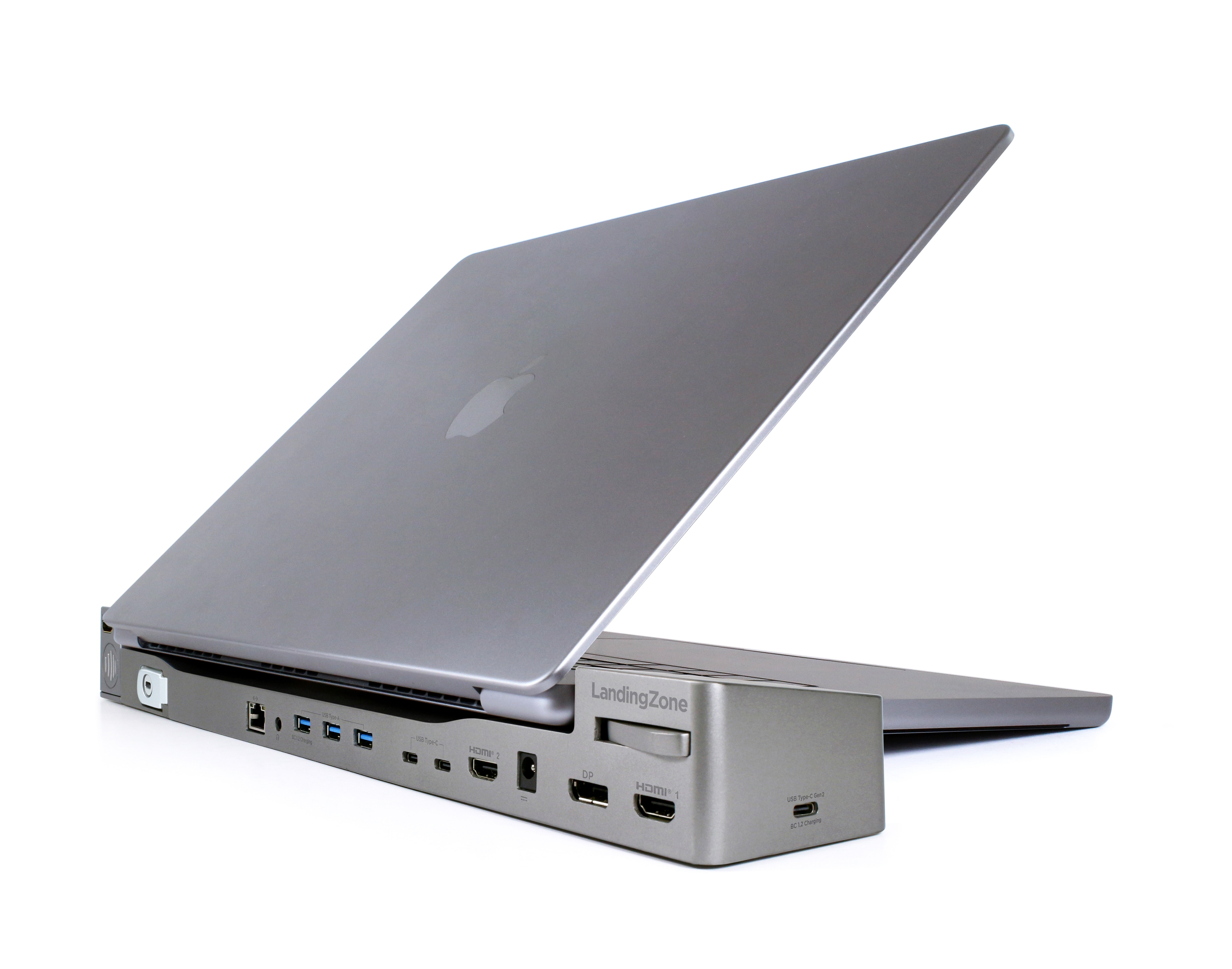 Silberner Laptop, der an eine Dockingstation angeschlossen ist. Der Laptop ist teilweise geöffnet.