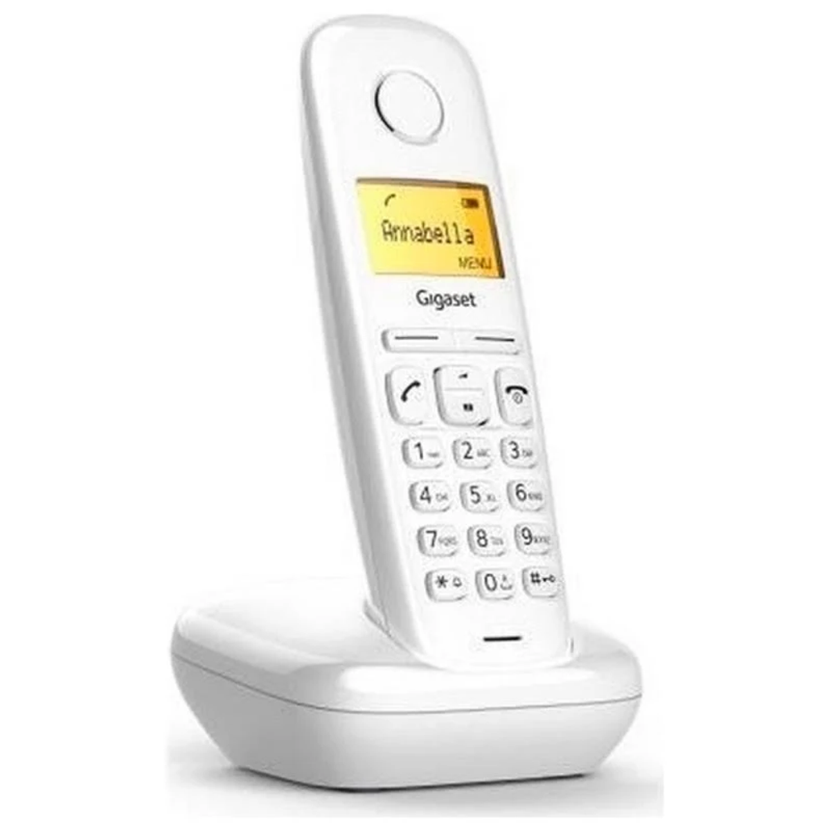 Teléfono inalámbrico blanco con pantalla. Teléfono y base sobre una superficie blanca.