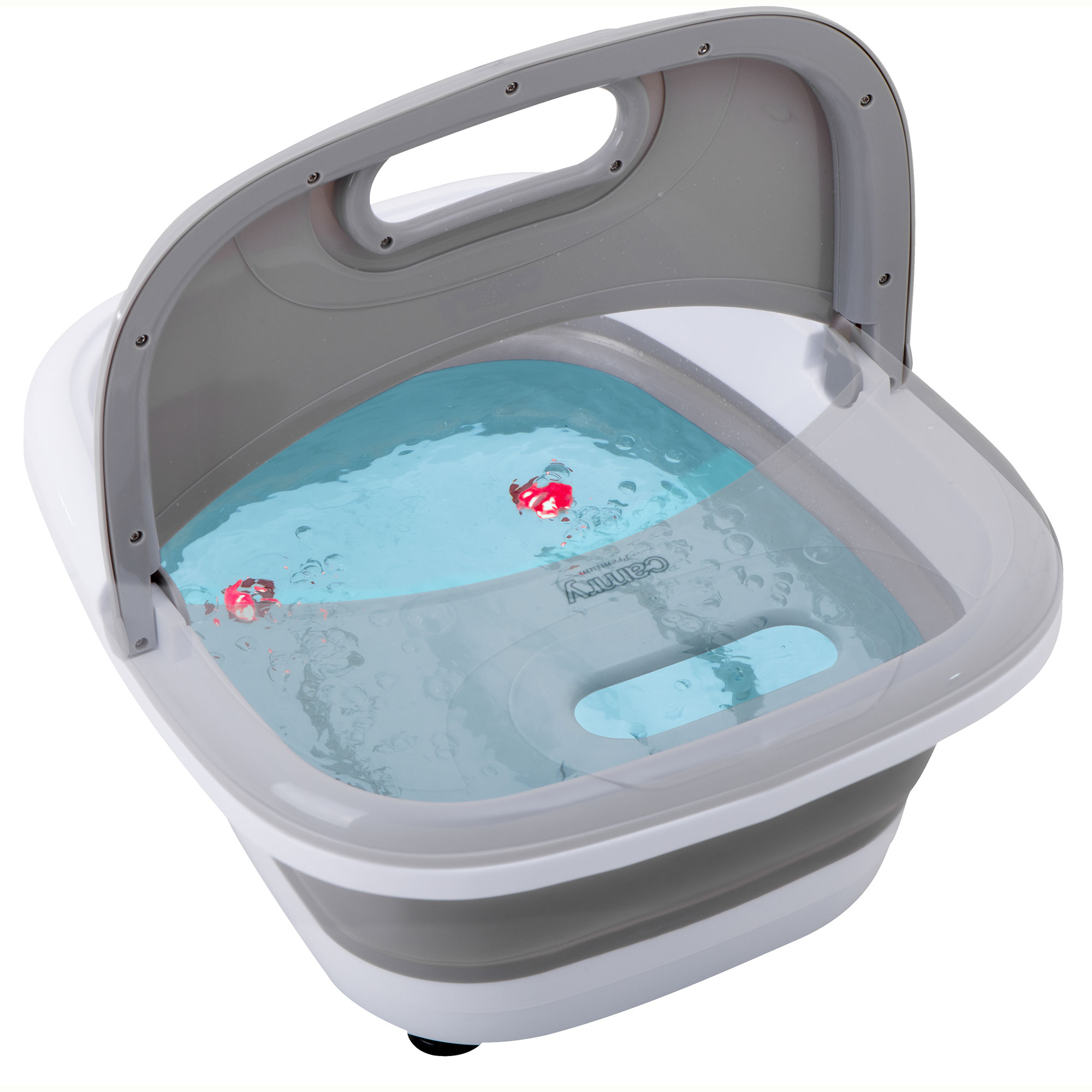 Spa per piedi bianco con acqua e oggetti rossi, coperchio grigio e bianco, sfondo bianco.