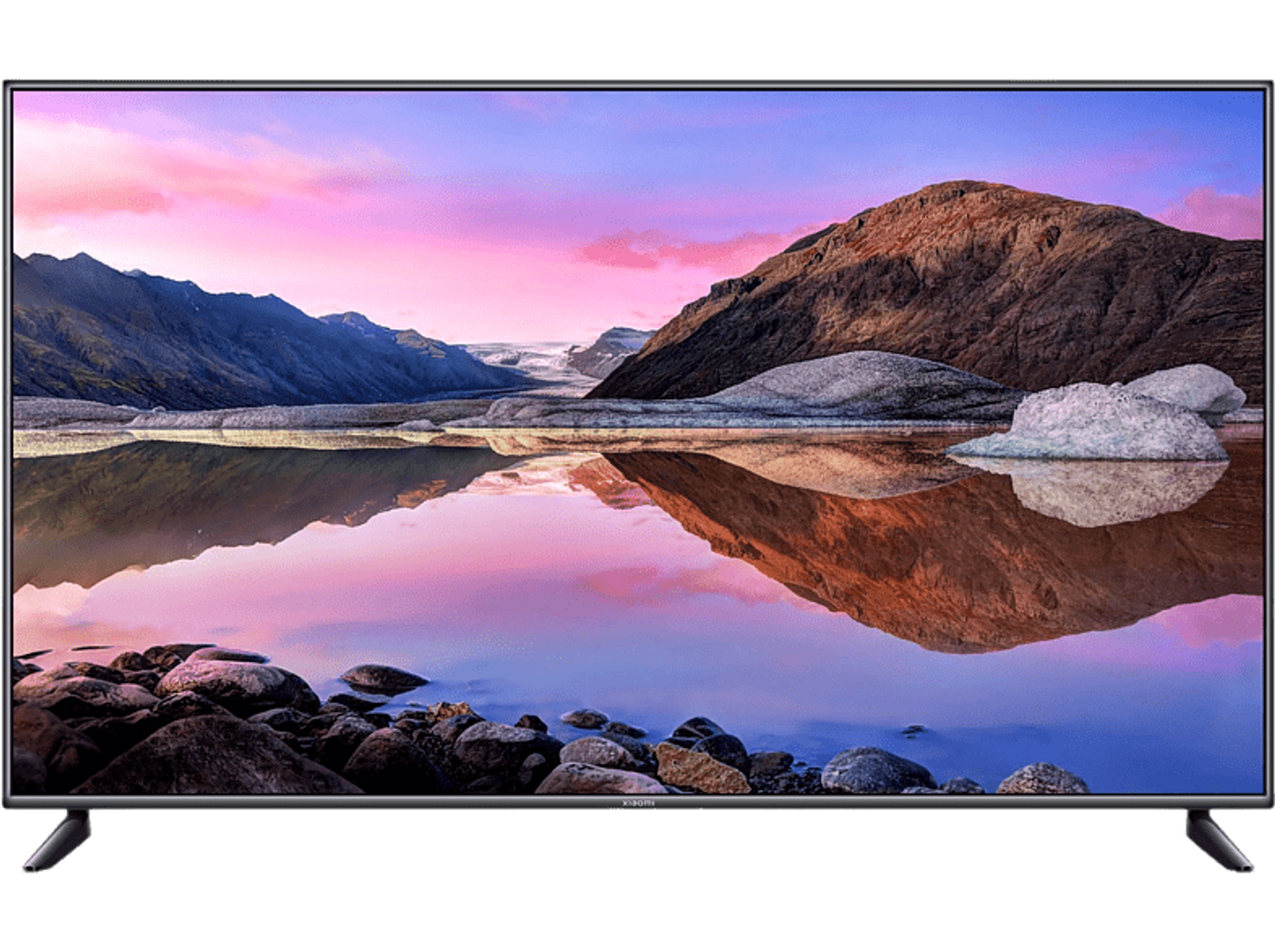 Een tv-scherm met een landschap met bergen en een meer dat de lucht weerspiegelt.