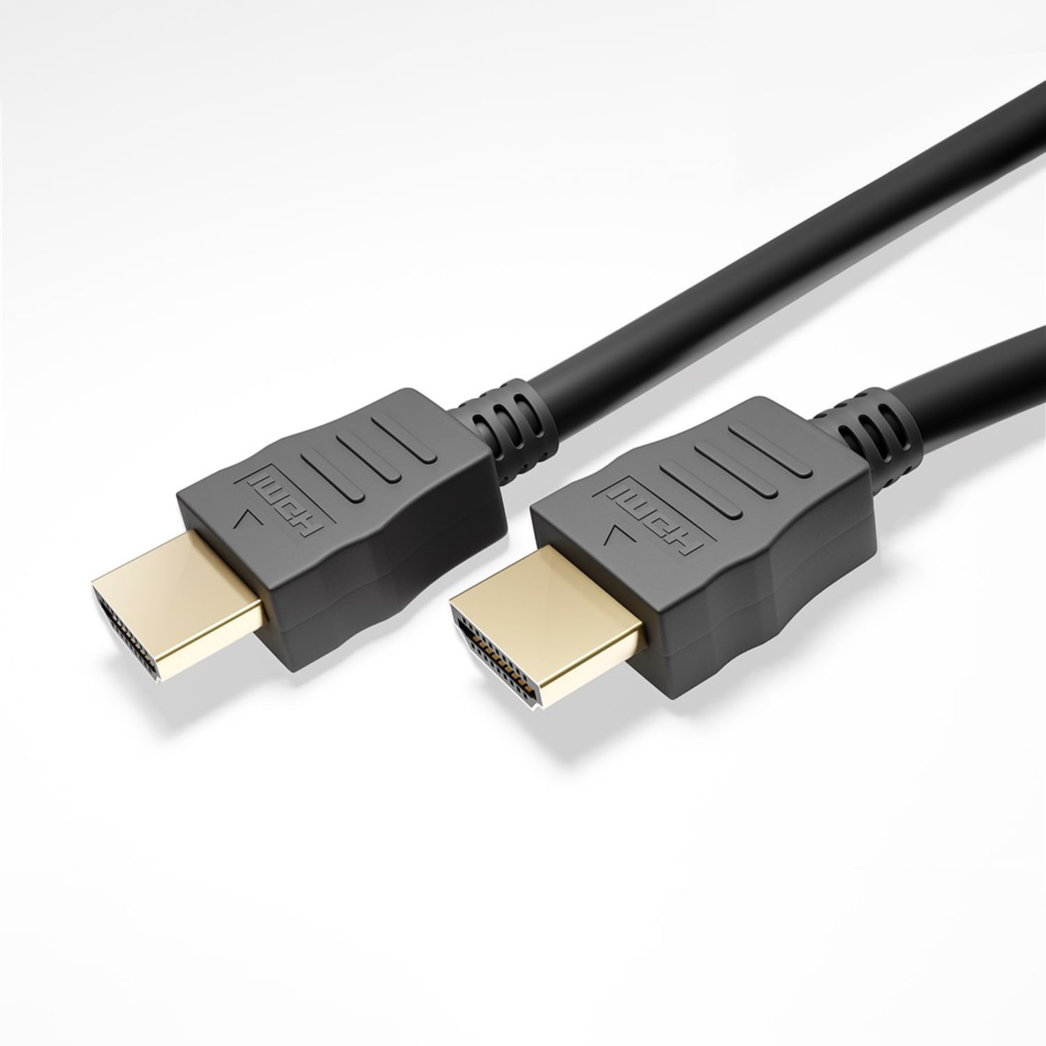 Zwei schwarze HDMI-Kabel mit goldenen Steckern, zum Betrachter geneigt. Weißer Hintergrund.