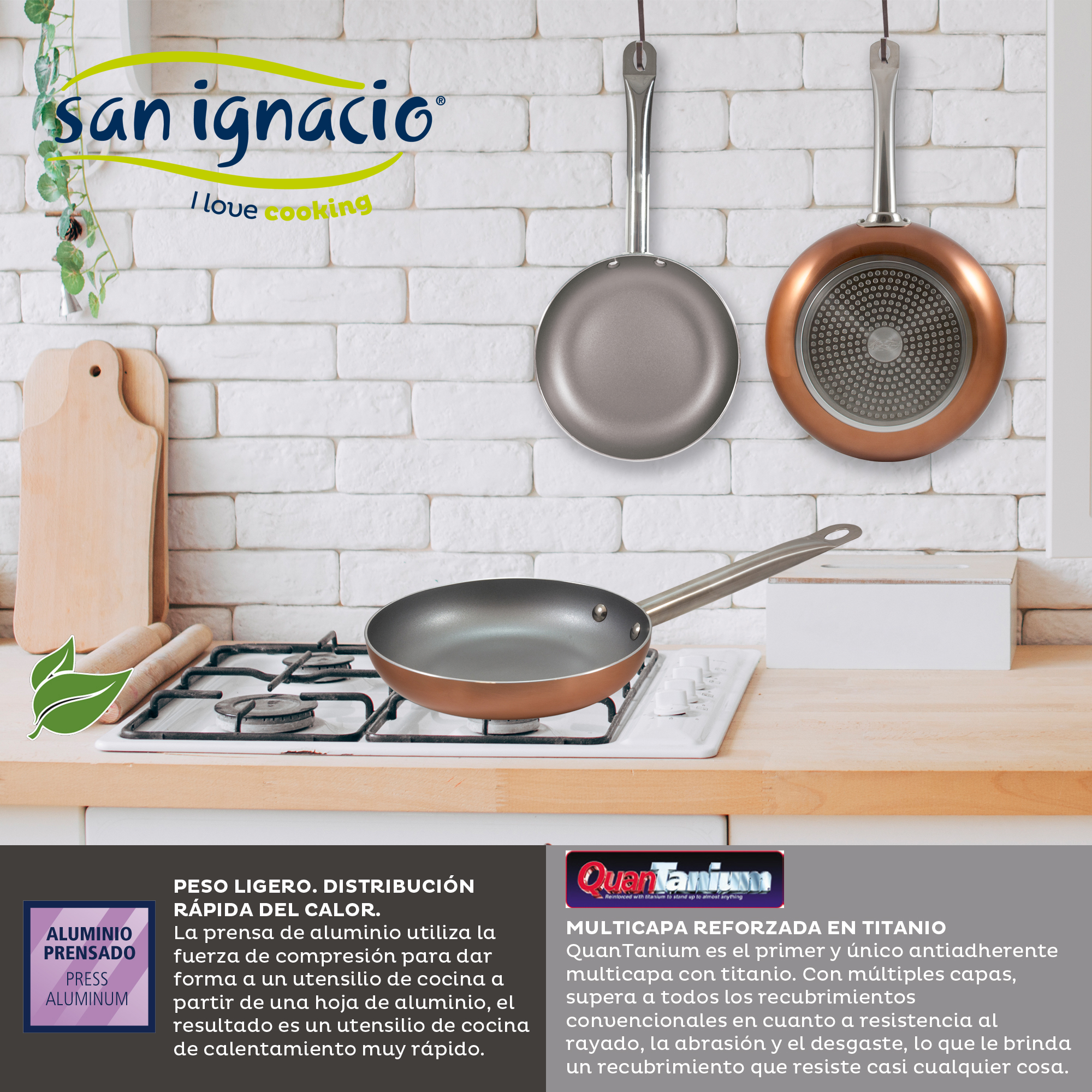 Sartenes y texto sobre aluminio y QuanTanium. Dos sartenes colgando sobre la estufa.