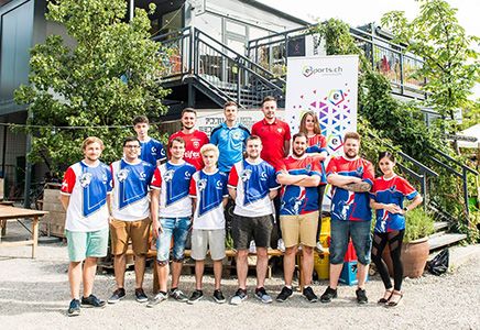 eSports Teams bei der Eroeffnung