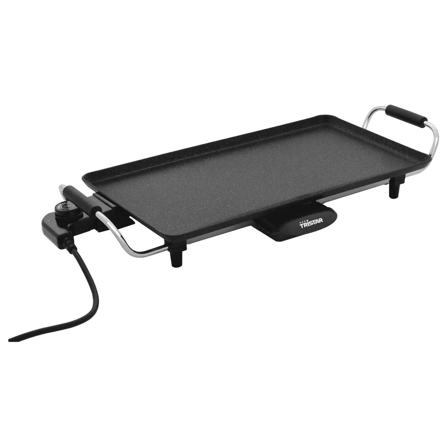 Plaque de cuisson électrique noire avec poignées. Elle est sur fond blanc. La marque 'Tristar' est visible.