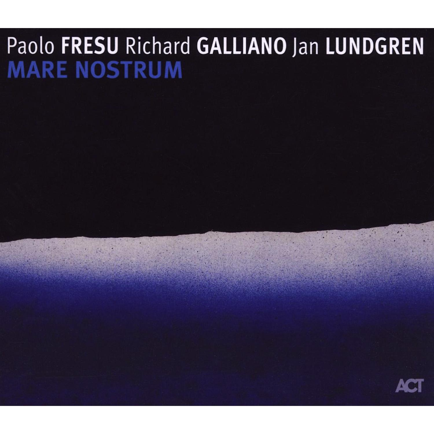 Albumcover mit Titel 'Mare Nostrum' und Künstlernamen. Abstraktes Design mit blauem/schwarzem Farbverlauf.