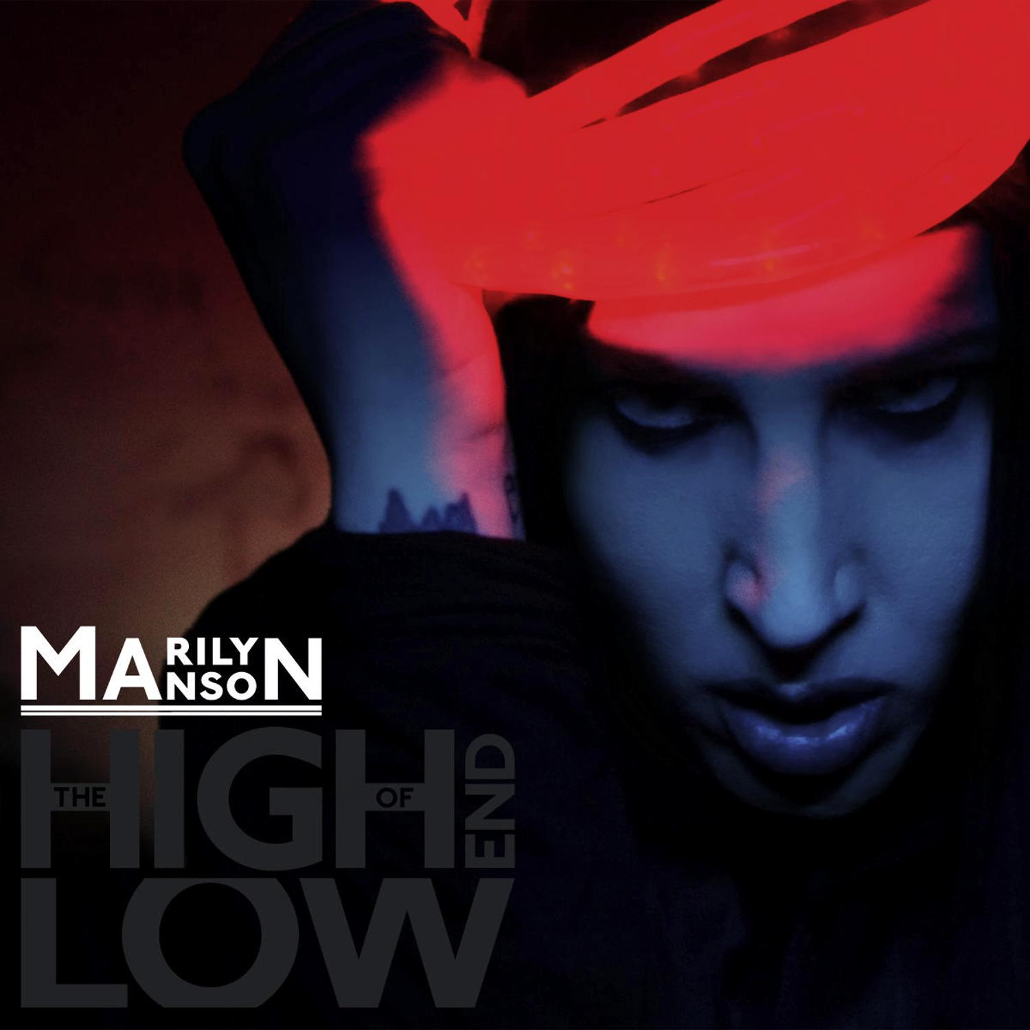 Albumcover für Marilyn Manson. Ein Gesicht mit rotem Licht und dem Text THE HIGH END OF LOW.