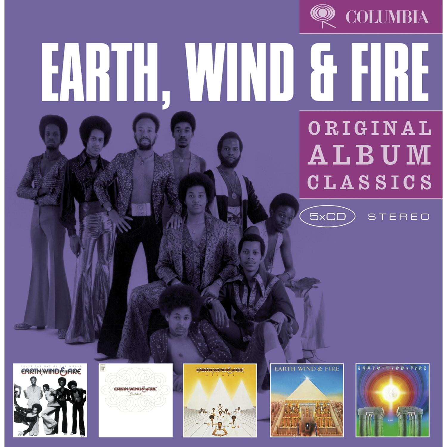 Albumcover von Earth, Wind & Fire mit den Bandmitgliedern und Albumcovern.