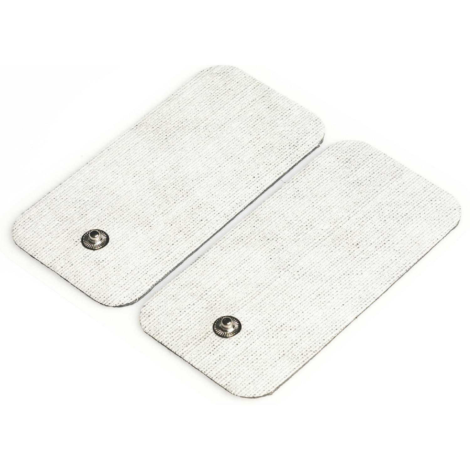 Zwei weiße Pads mit Metallschnappern auf weißem Hintergrund.