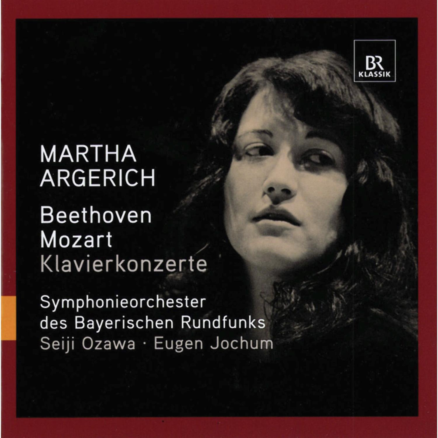 Martha Argerich Albumcover. Frau in dunklem Hintergrund. Beethoven, Mozart, Klavierkonzerte.