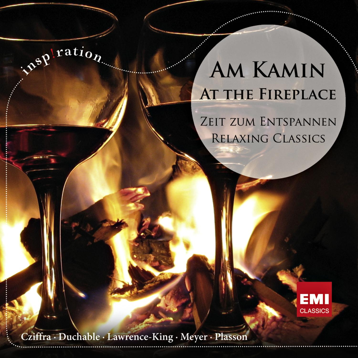 Albumcover mit Weingläsern, einem Kamin und Text: 'Am Kamin', 'At the Fireplace'.