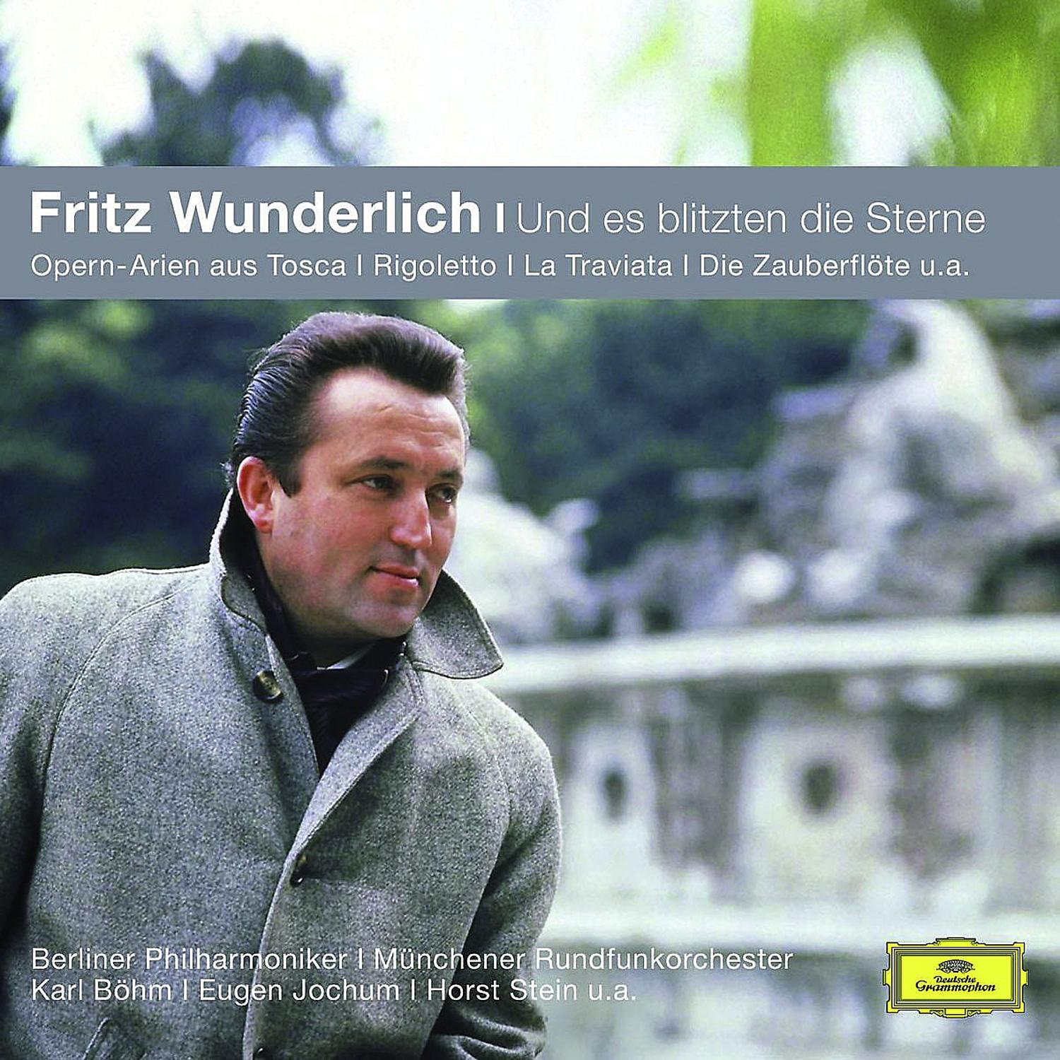 CD-Cover von Fritz Wunderlich. Mann im Mantel. Text: Fritz Wunderlich. Hintergrund: Gebäude. Gelbe Schrift.