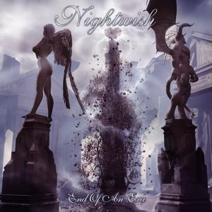 Albumcover mit Statuen, einem Baum und Text, das eine Fantasieszene mit dunkler, bedrohlicher Atmosphäre zeigt.