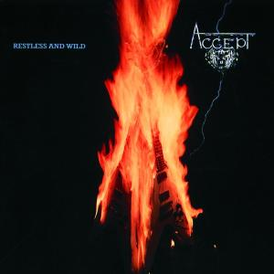 Albumcover mit einer von Flammen umschlossenen Gitarre. Der Bandname steht auf der rechten Seite.