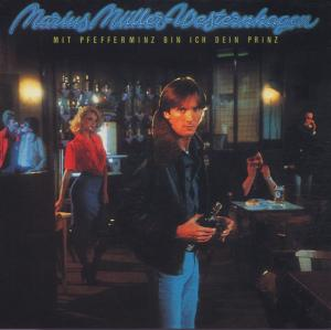 Albumcover mit einem Mann, der eine Flasche hält, in einer Bar. Der Titel lautet Mit Pfefferminz bin ich dein Prinz.