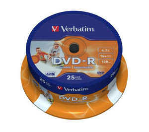 Verbatim DVD-R-Discs. Zwei Stapel von Discs in einem runden orangefarbenen Gehäuse, weißer Hintergrund.